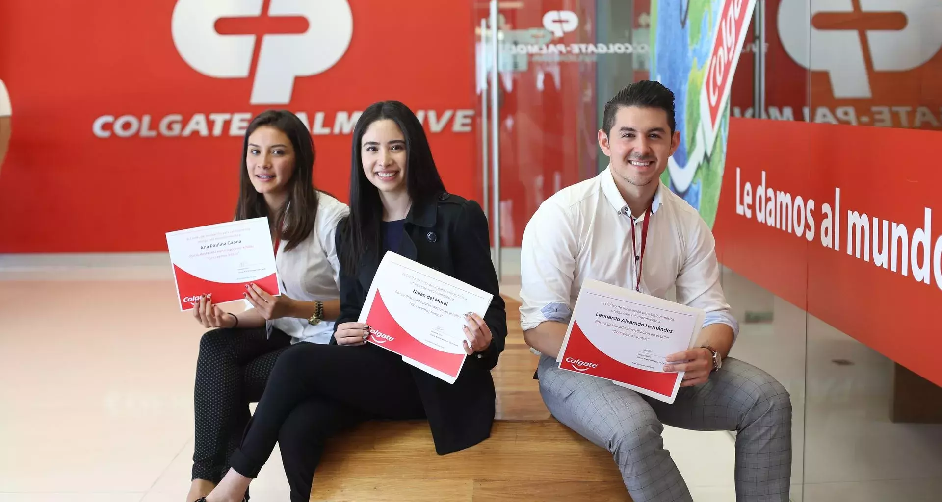 Estudiantes del Tec de Monterrey co creación Colgate