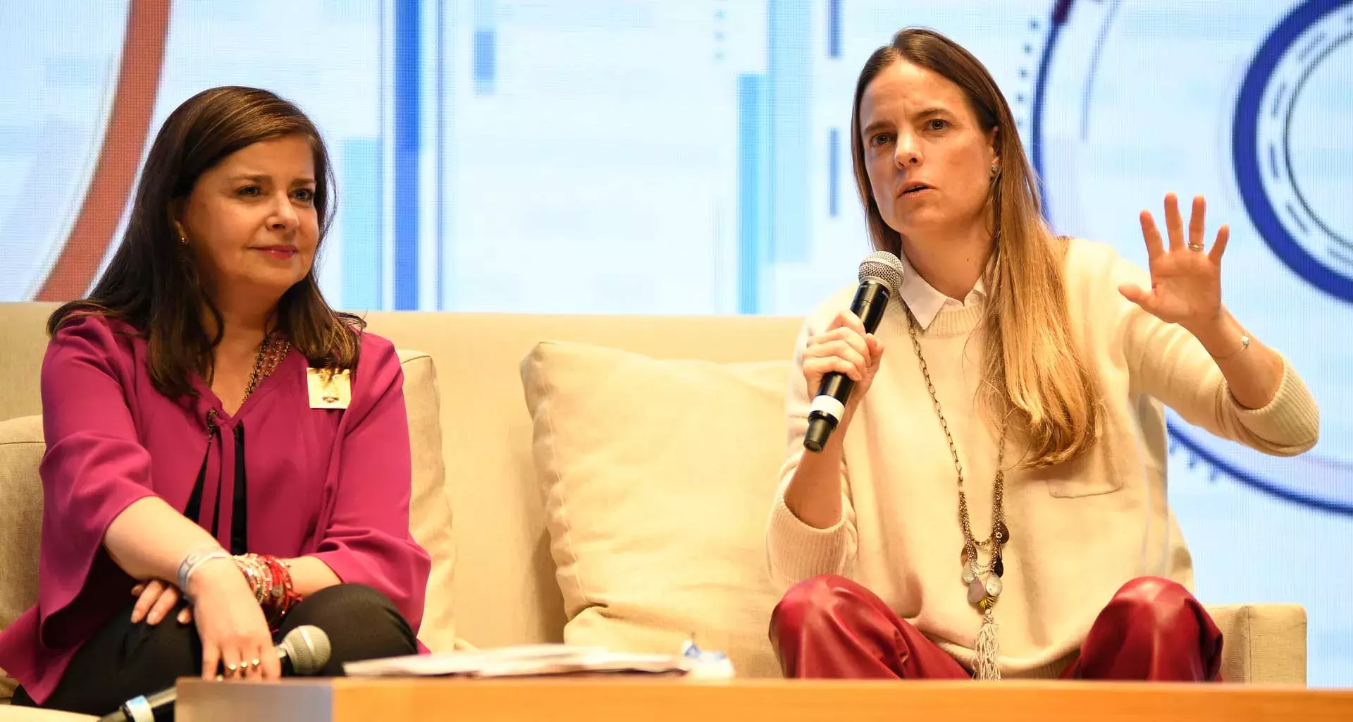 Mónica Flores y María Teresa Arnal en INCmty, festival de emprendimiento del Tec de Monterrey