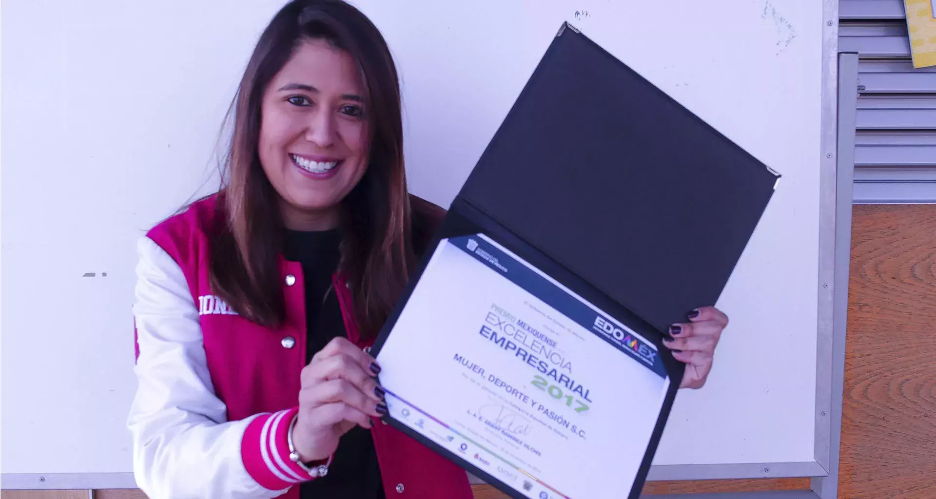 Tere Hernández obtubo el Premio Mexiquense a la Excelencia Empresarial 2017 y detalla el camino de Lioness FC al éxito