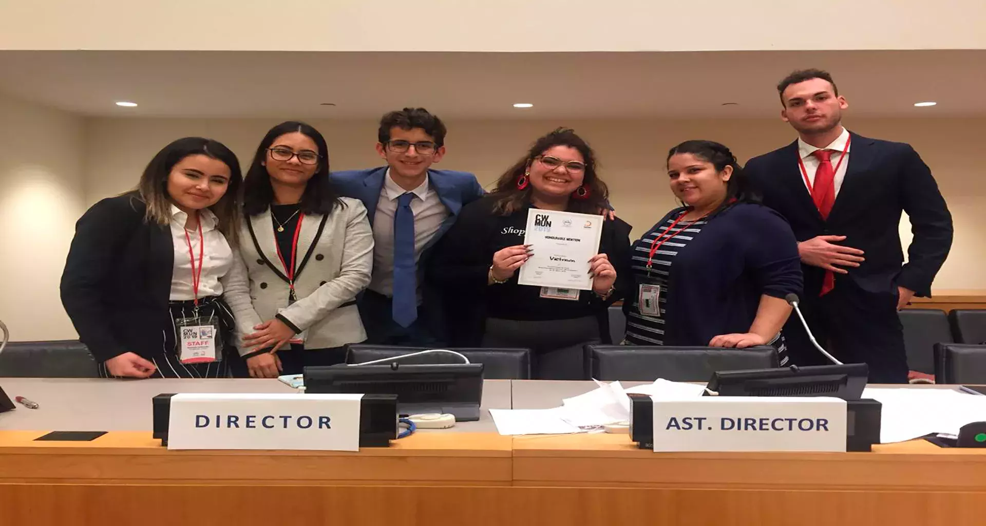 Alumnos obtienen reconocimiento del Modelo de la ONU.