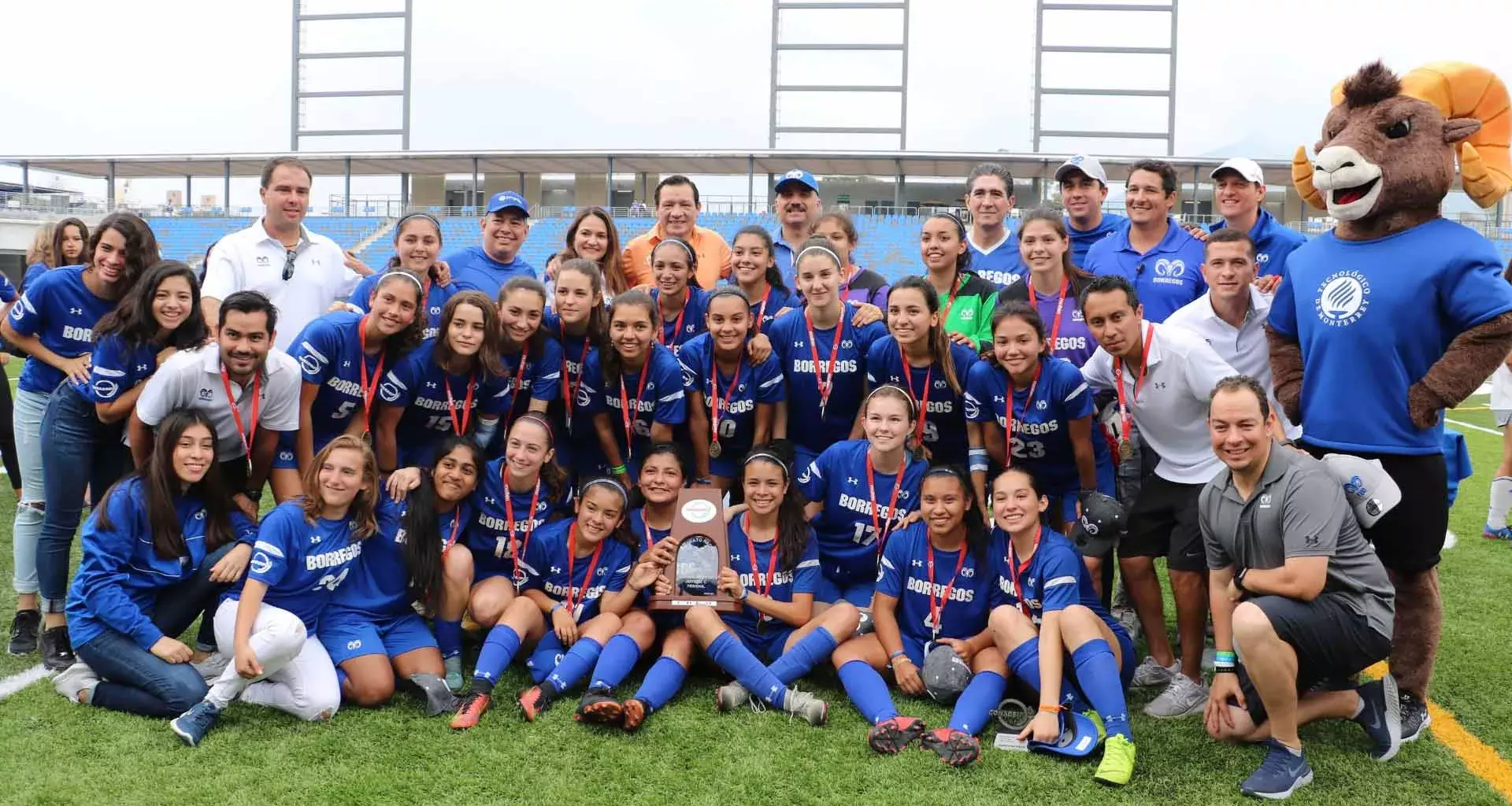 Logran Borreguitas de PrepaTec título nacional en Estadio Borregos