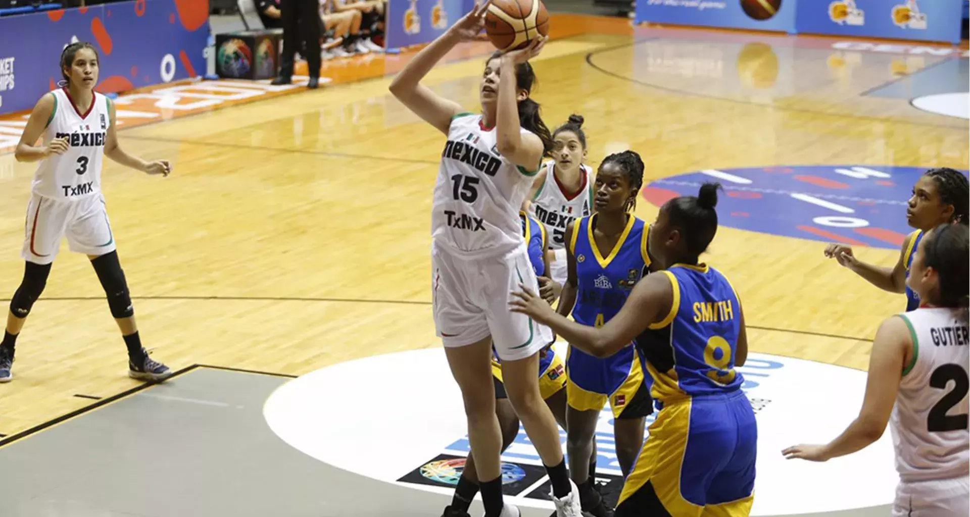 Ilse encestando en el Campeonato Centro Basquet U17 2019