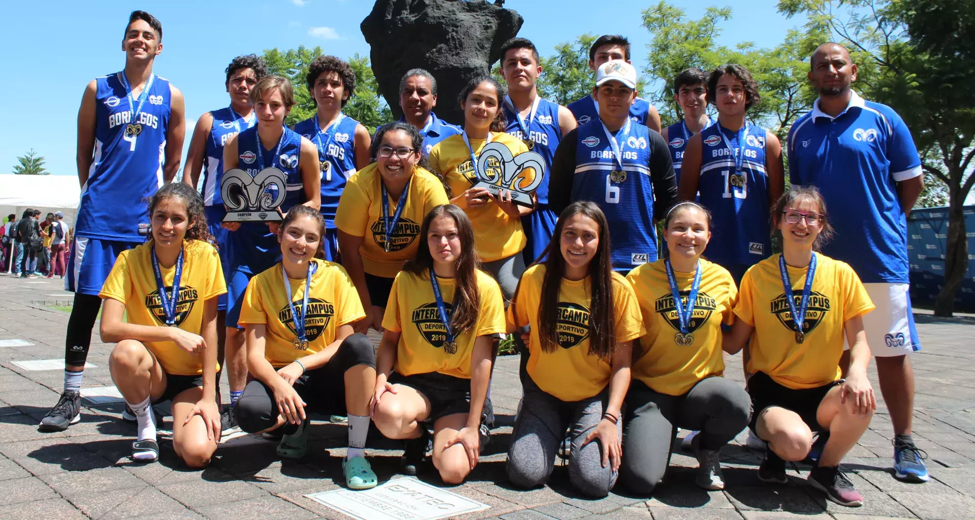 Equipos de basquetbol varonil y femenil