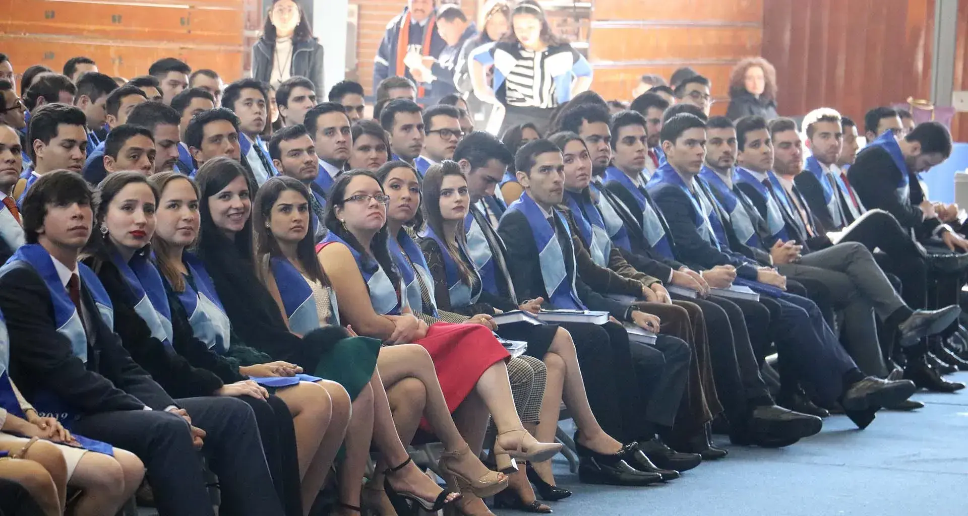 El mundo lo cambia quien ejecuta sus sueños.- Dr. Q.
