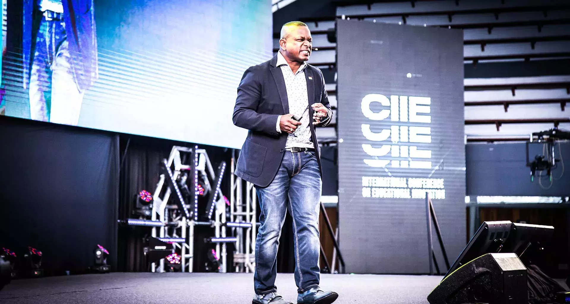 Mike Thiruman durante su conferencia en CIIE2019