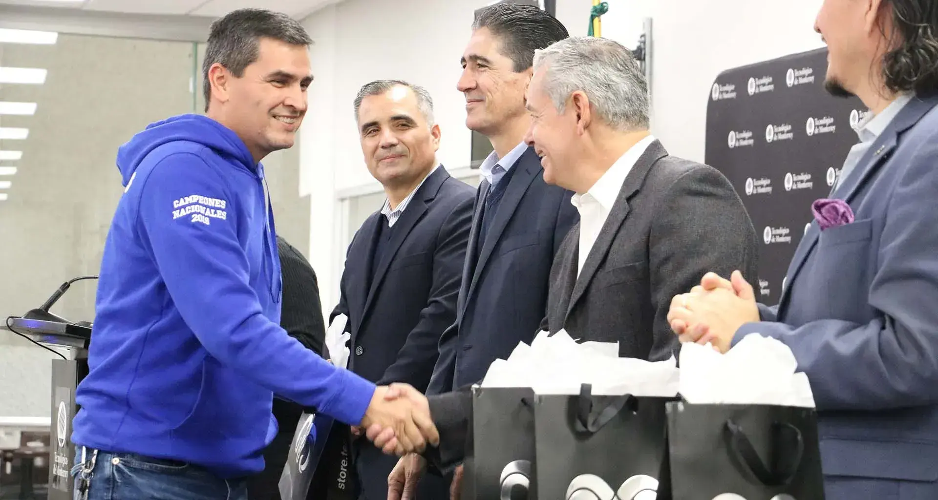 Reconocen a formadores LiFE por su trascendencia en alumnos 