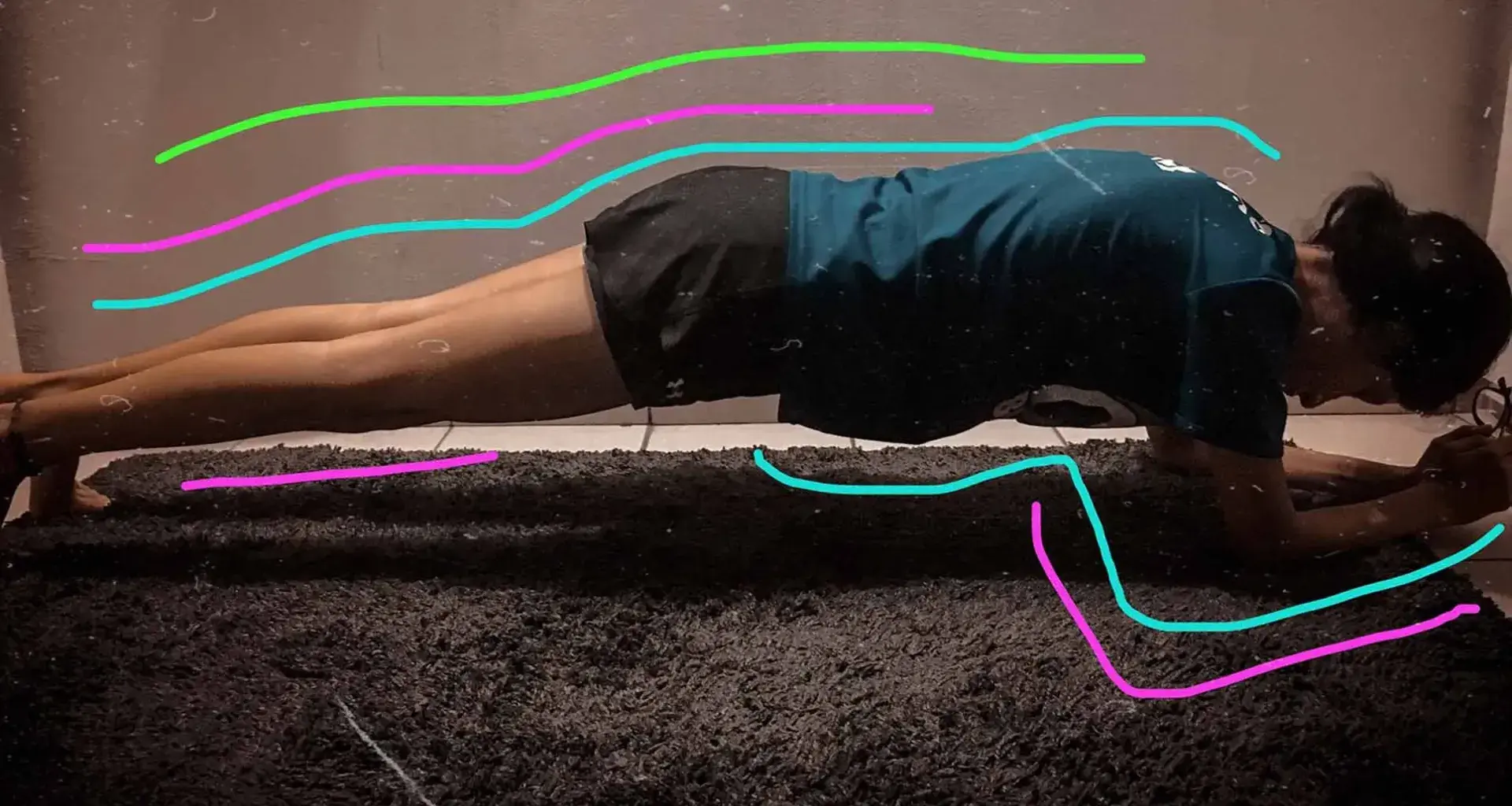 Alumna del Tec haciendo planchas