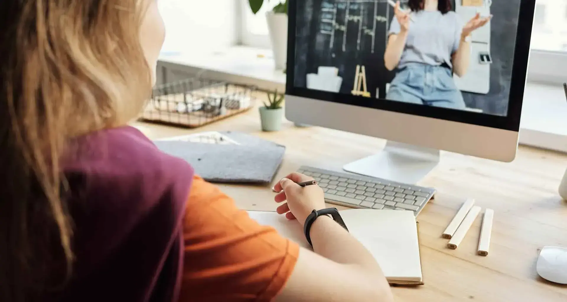 How do I teach online classes effectively? Follow these 7 tips