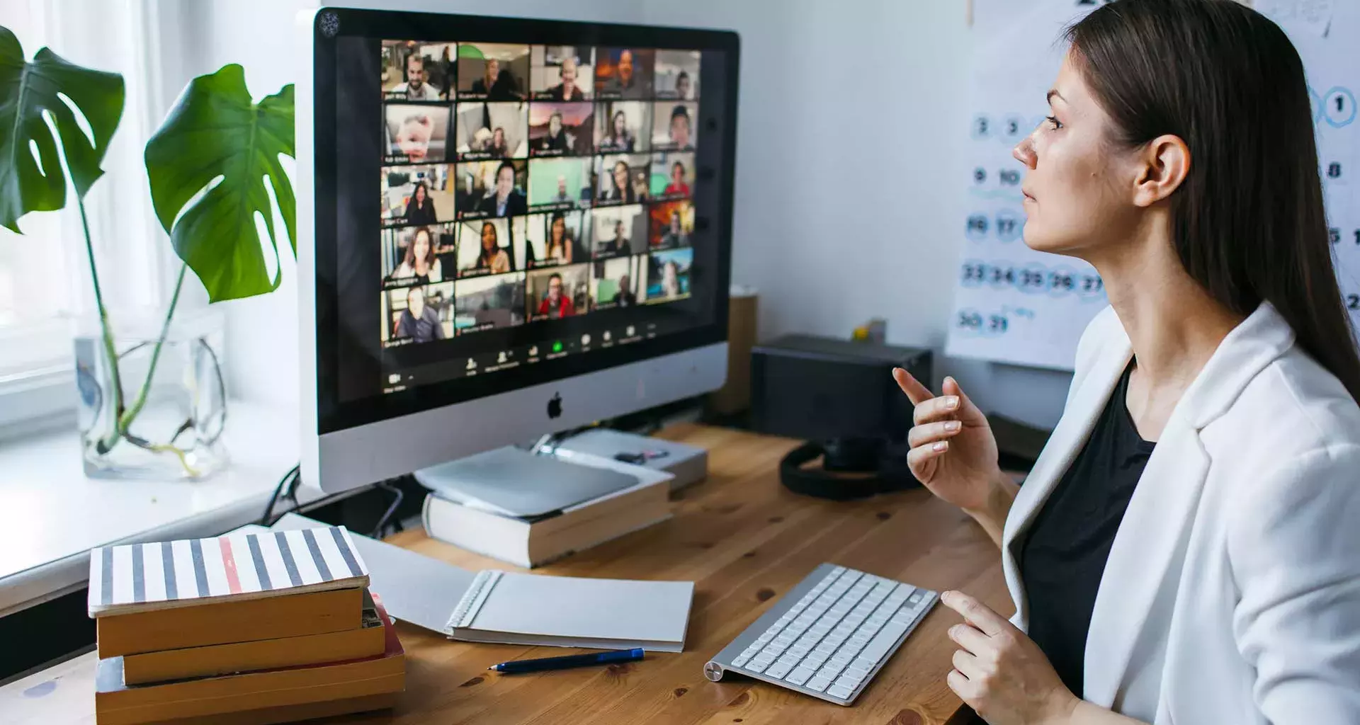 Los participantes estarán en salones virtuales con un máximo de 30 personas.