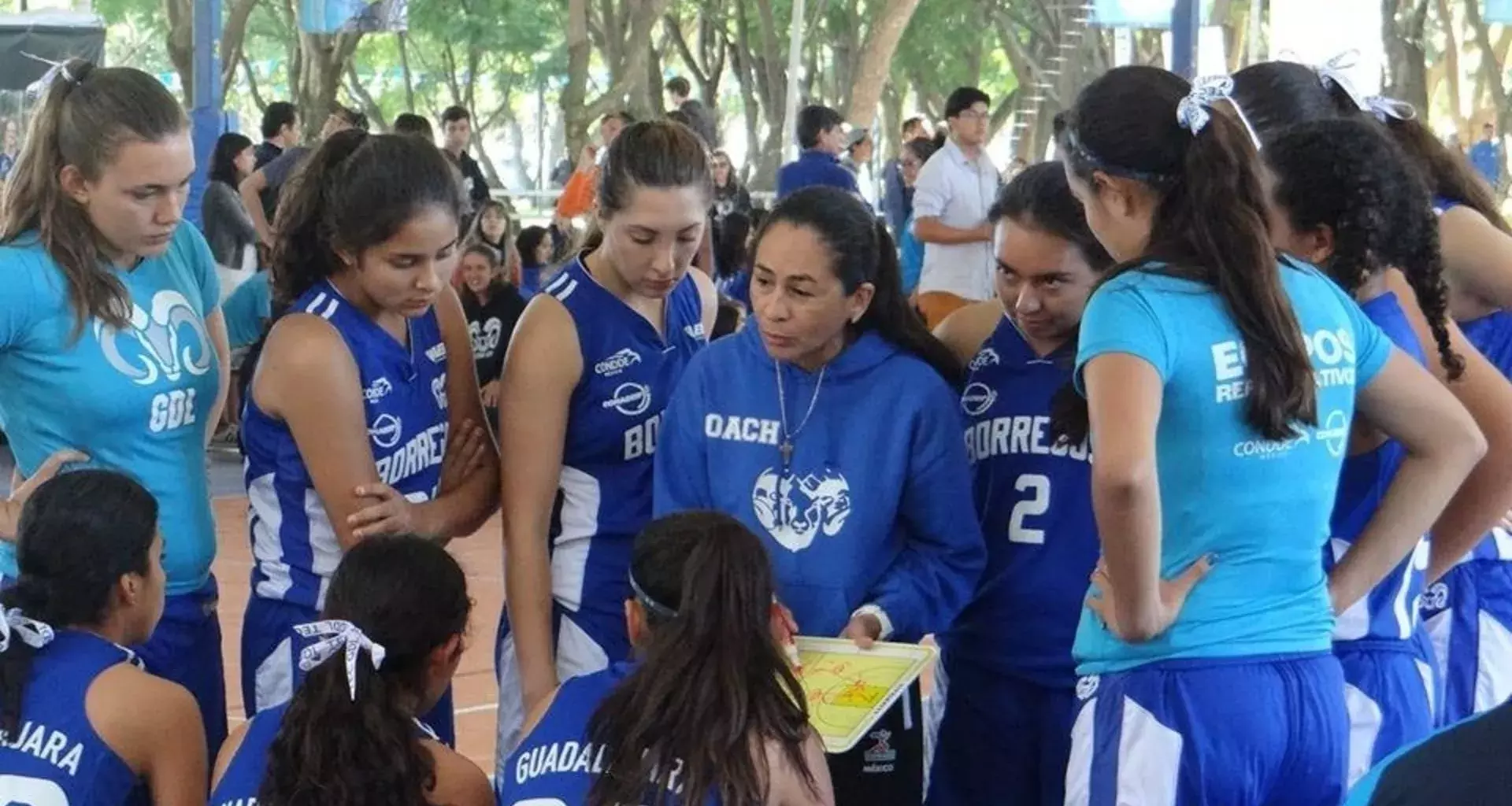 Jenny Valdovinos es la entrenadora de básquetbol femenil de PrepaTec Guadalajara