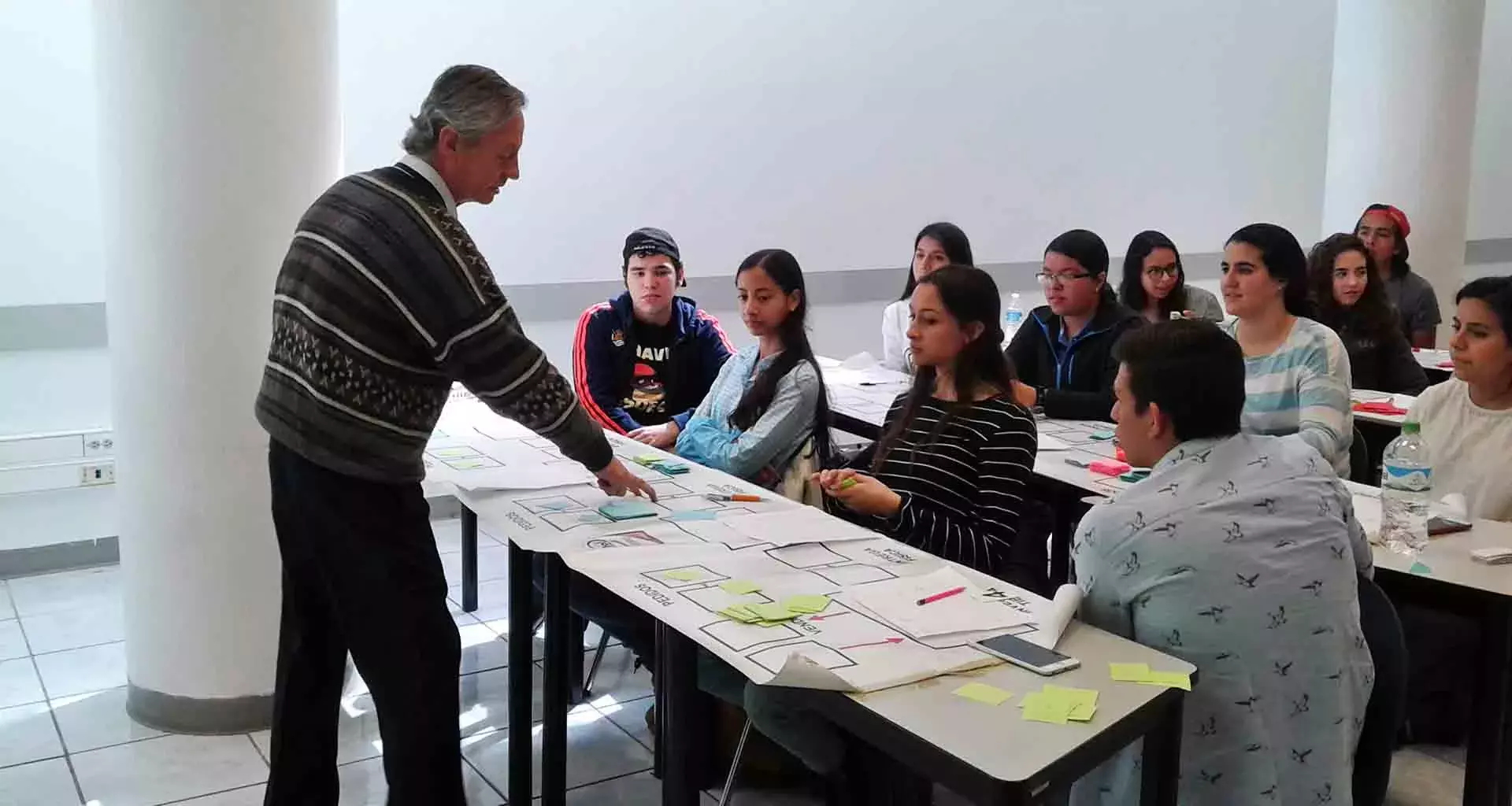  Profesor del Tec es recordado por alumnos y docentes del Tec de Monterrey