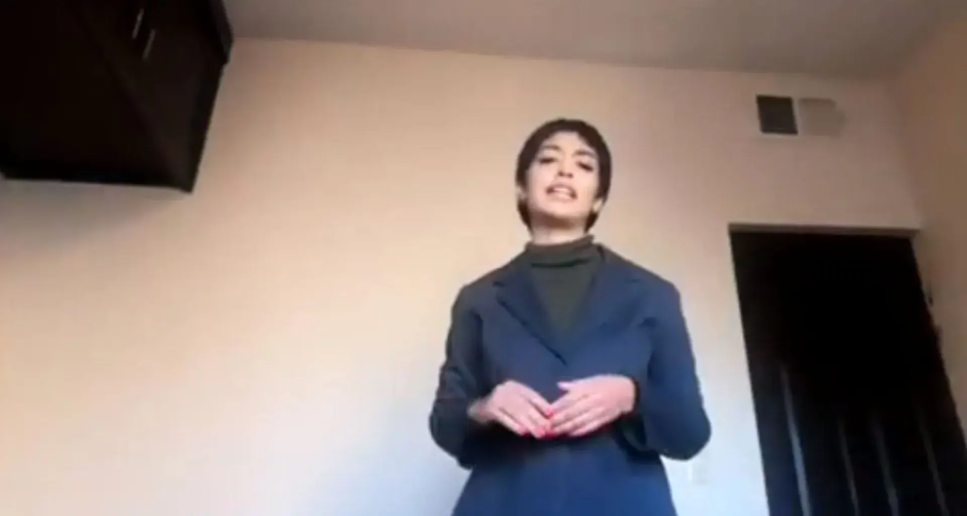 Alejandra Rojas durante su discurso persuasivo.