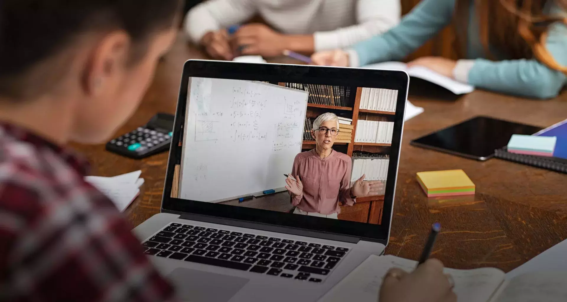 La educación a distancia es el futuro del conocimiento asegura experto