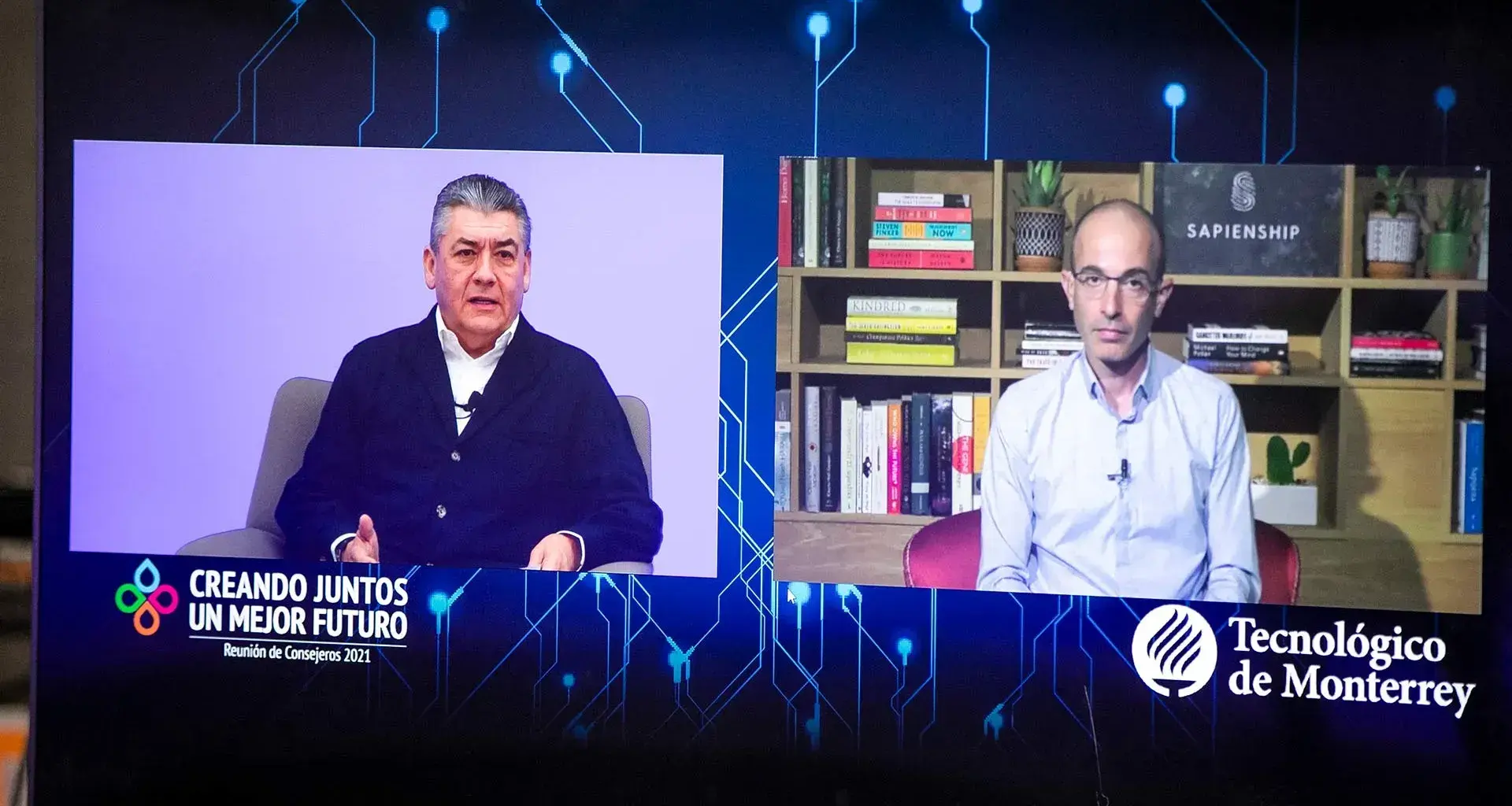 Yuval Noah Harrari en plática guiada por José Antonio Fernández, presidente del Consejo Directivo del Tec de Monterrey.