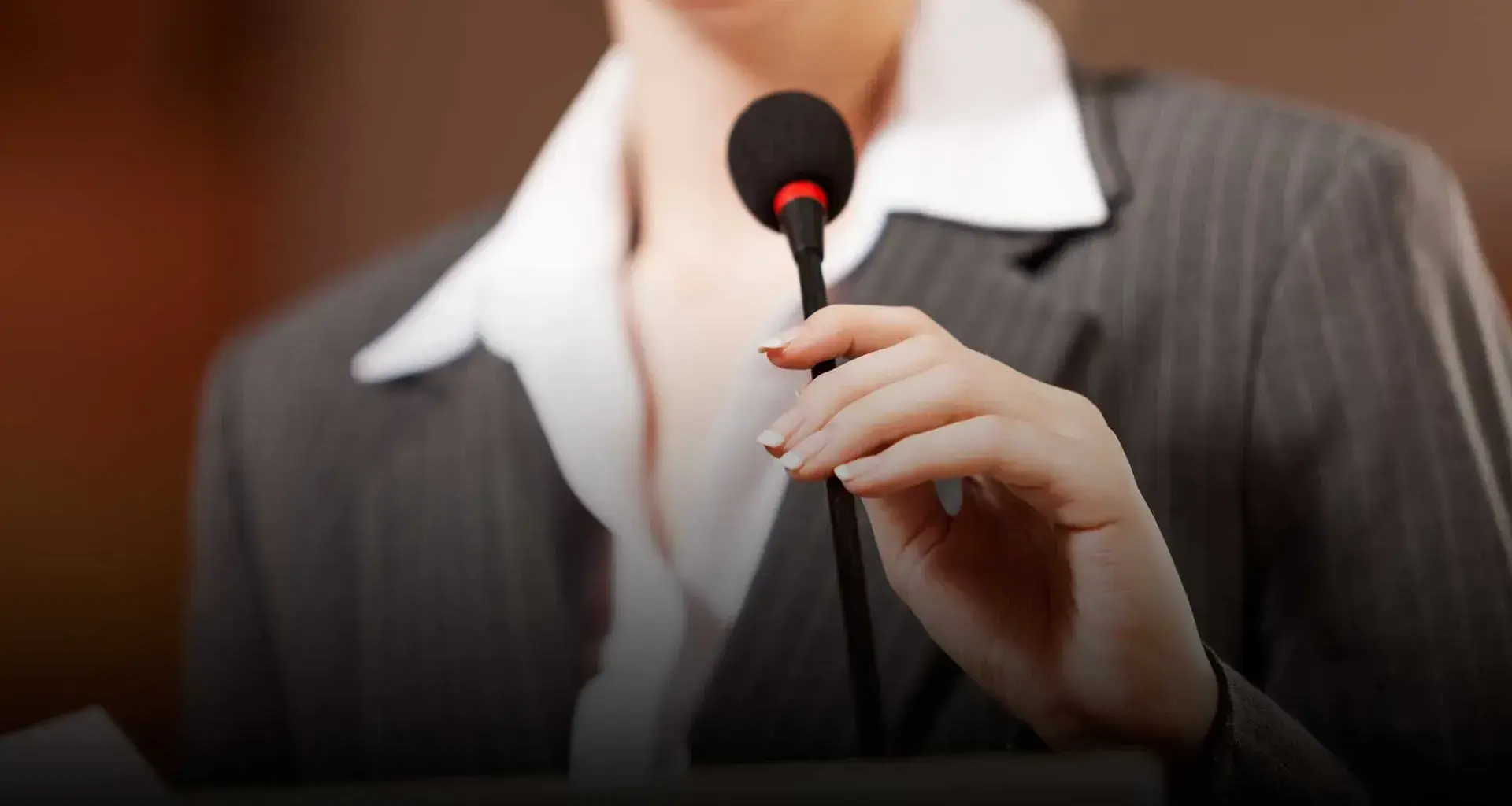 Aborda especialista la violencia política hacia mujeres