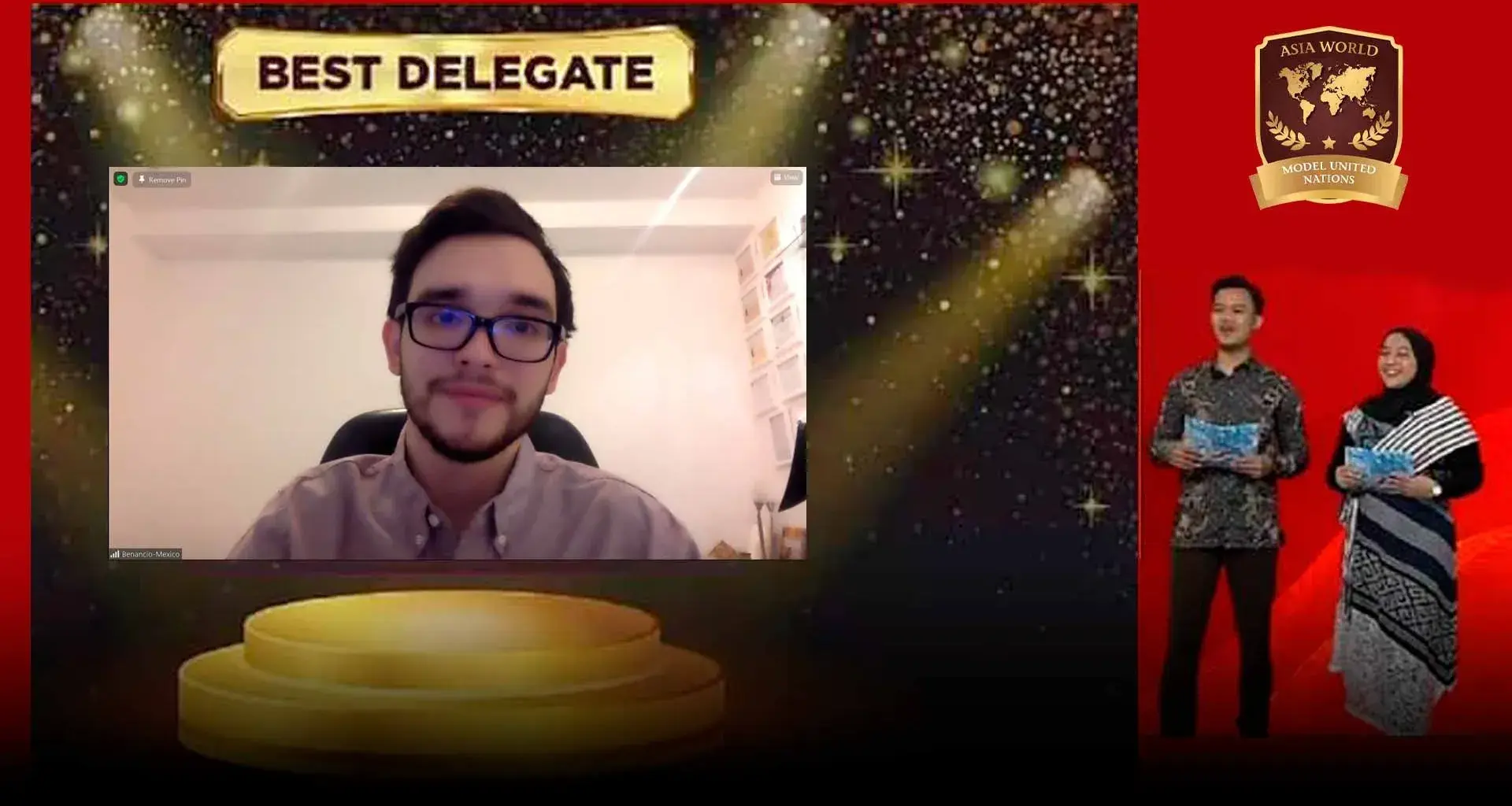 Mexican wins world debate contest and highest award