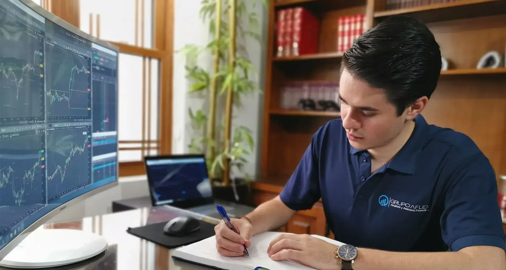 Inversiones fáciles, alumno crea su empresa y da asesorías en YouTube