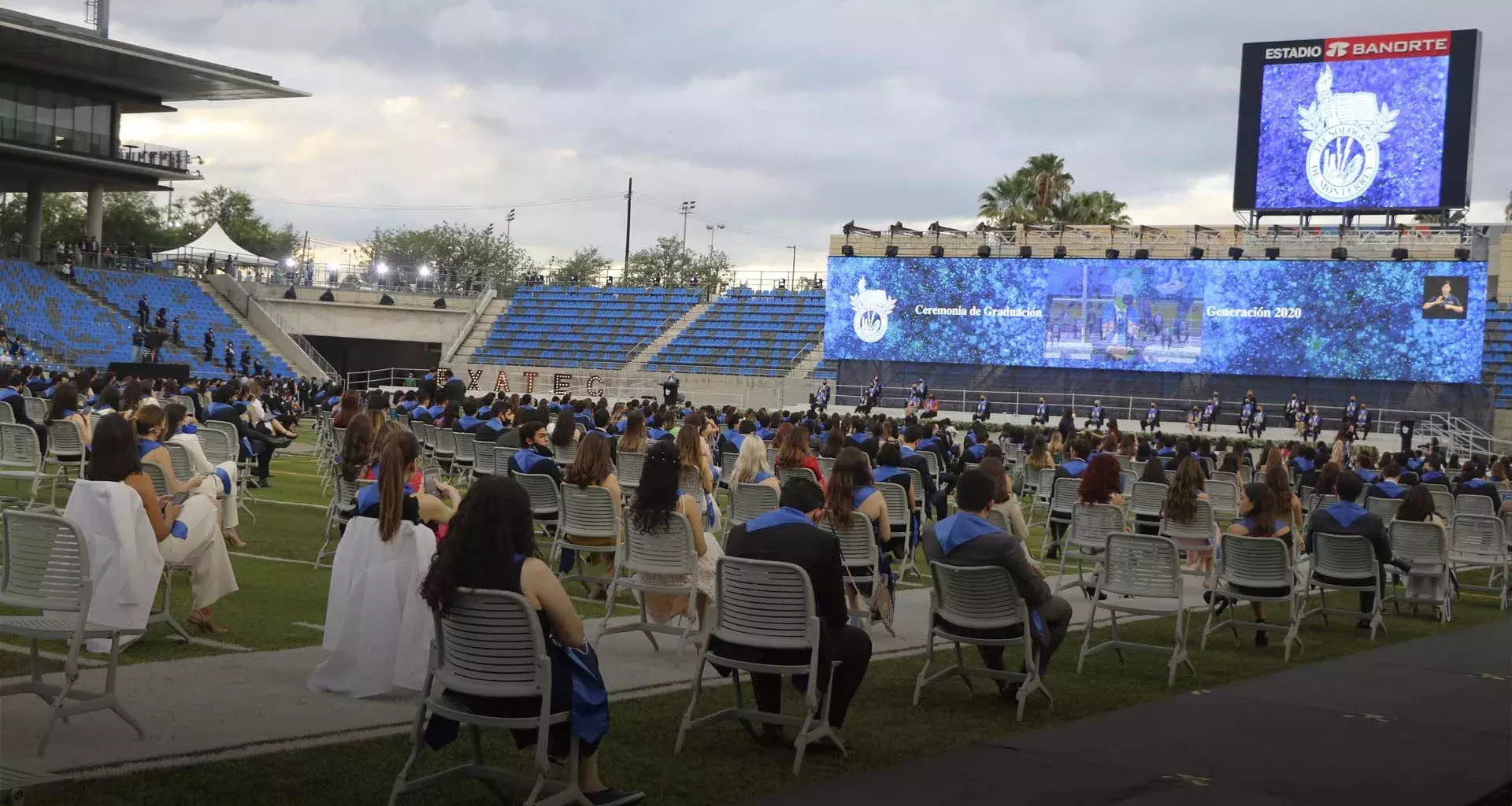 Continúa celebración de Generación 2020 en el Estadio de los Borregos