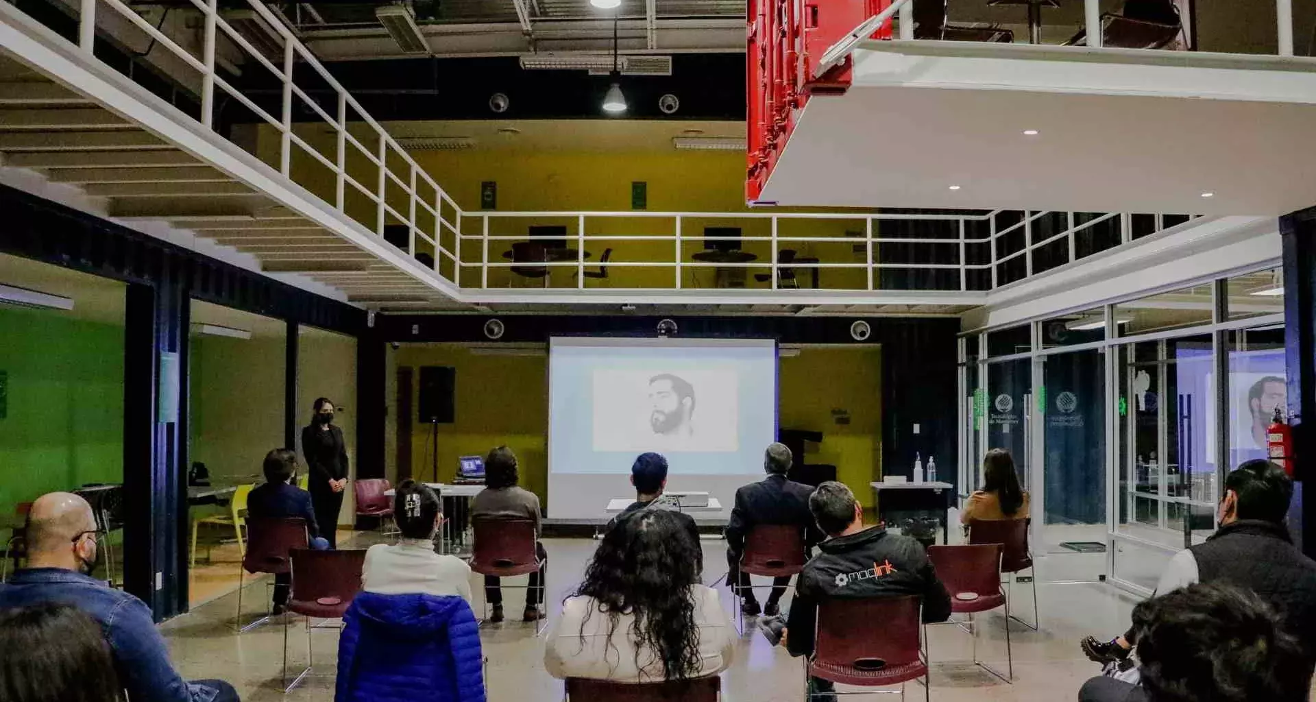 Estudiantes tomando la capacitación