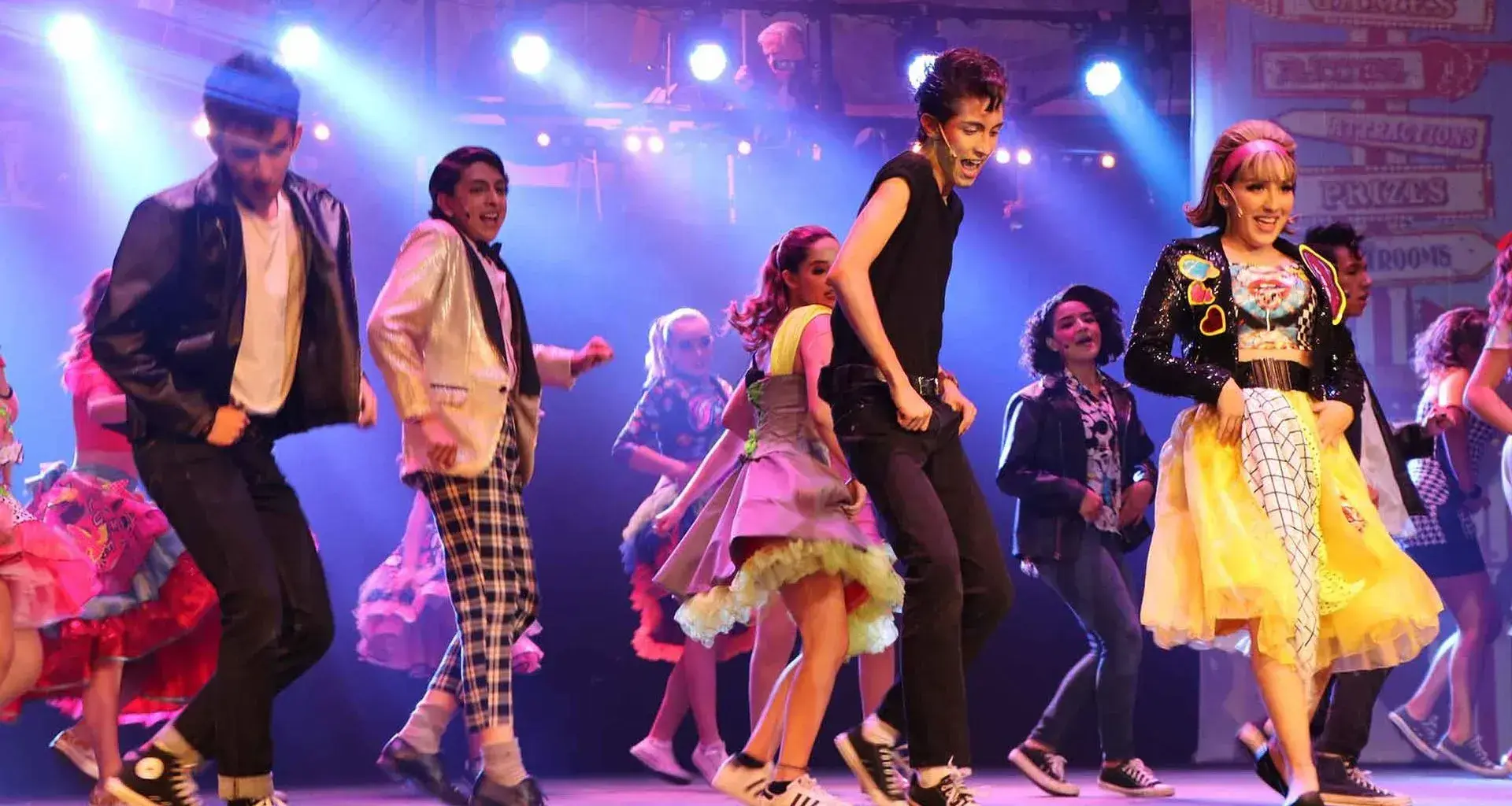 PrepaTec Santa Anita presentó el espectáculo musical Grease en el teatro Galerías.