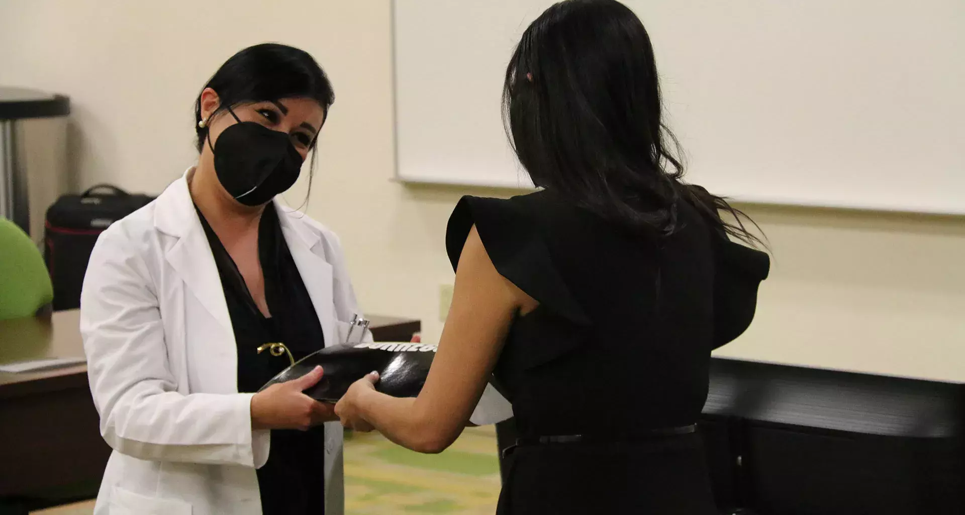 Reconocen a equipo médico de TecMed Center de campus Guadalajara por su labor y acompañamiento a la comunidad estudiantil durante la pandemia.