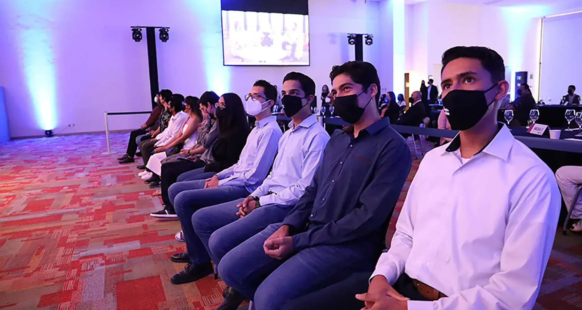 16 estudiantes destacados fueron distinguidos con la Beca Líderes del Mañana en Tec Guadalajara.