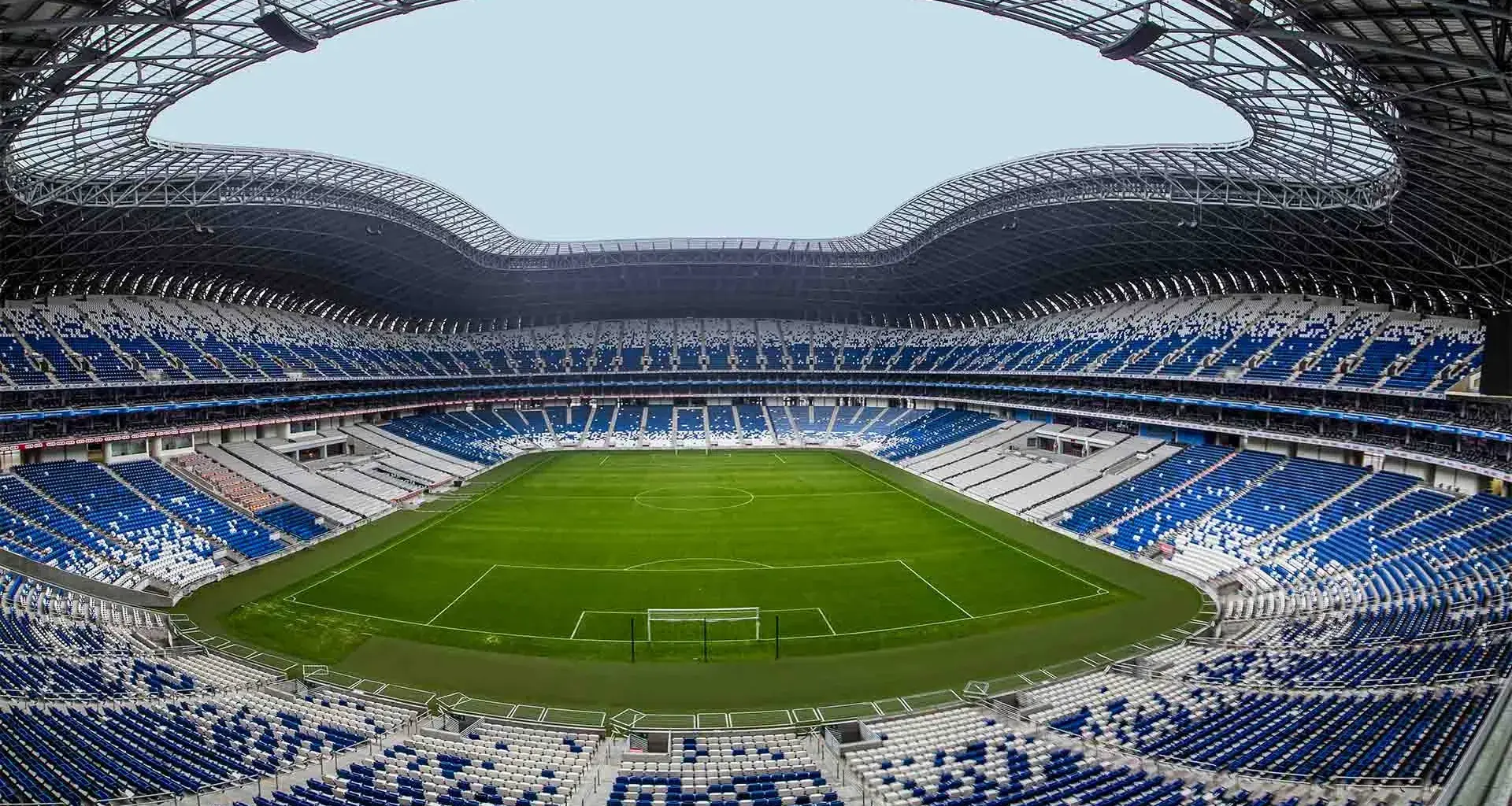 ¡En la cancha y en el aula! Profesores Tec toman reto con Rayados 
