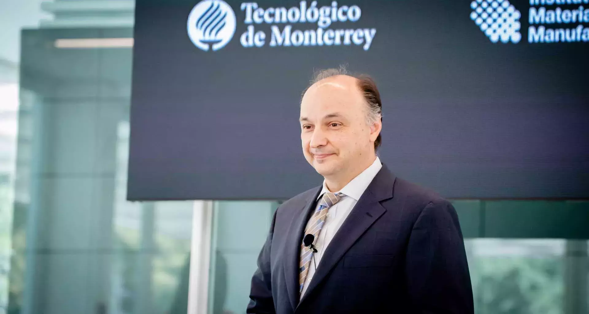 Vladimir Bulovic, director de MIT.nano, presente en el Tec de Monterrey en la apertura de su instituto de materiales