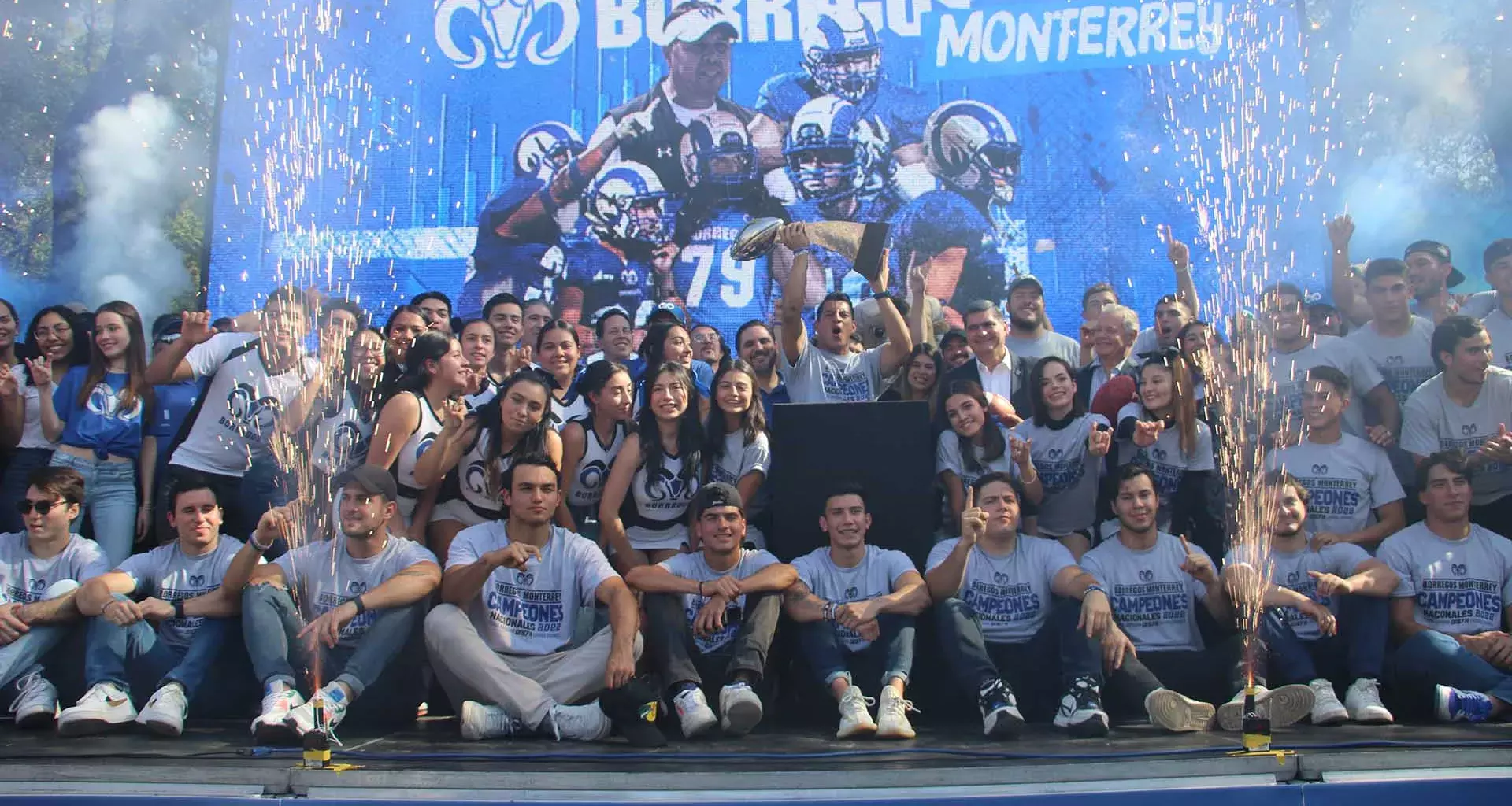 Festejan Borregos Monterrey título nacional con su afición