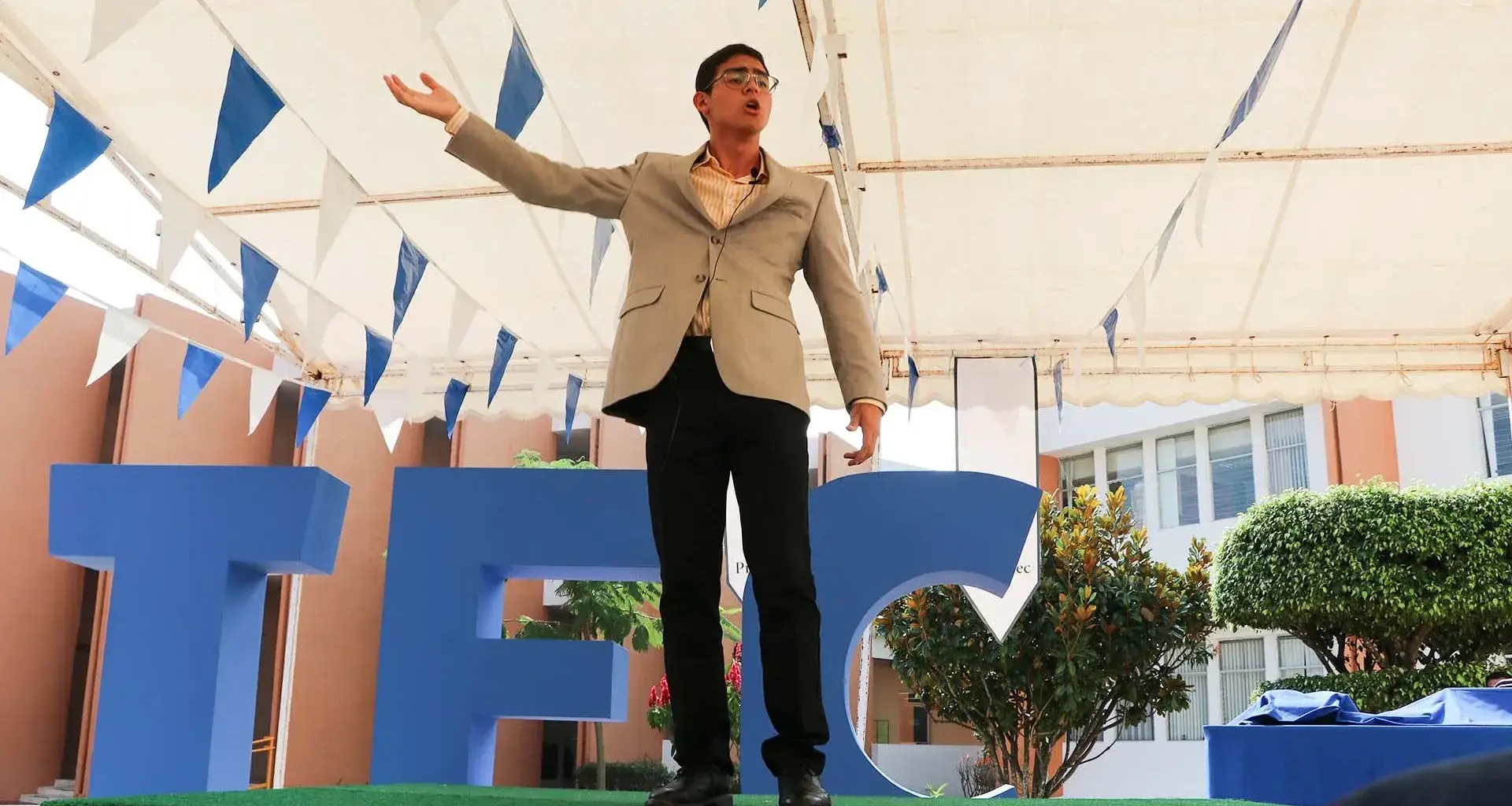 Rodrigo Culebro, estudiante PrepaTec que destaca en oratoria