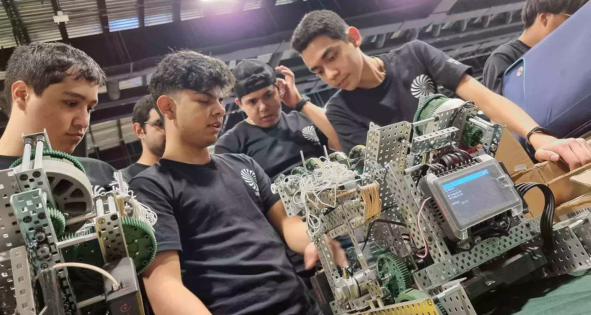 Estudiantes de Tec campus Querétaro obtienen el campeonato de robótica 