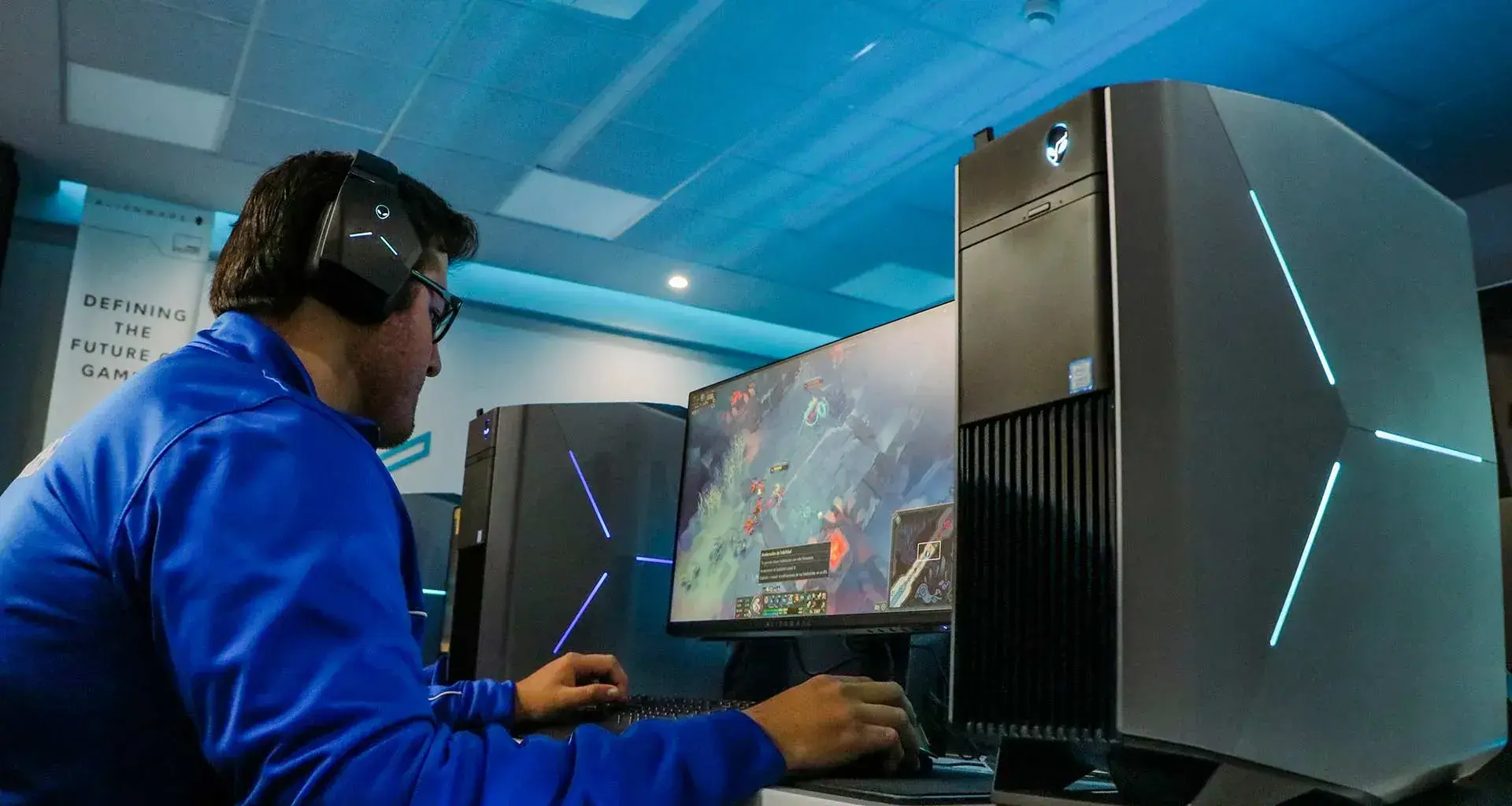 Alejandro es jugador de esports del Tec Guadalajara, bicampeón Conadeip y MVP.