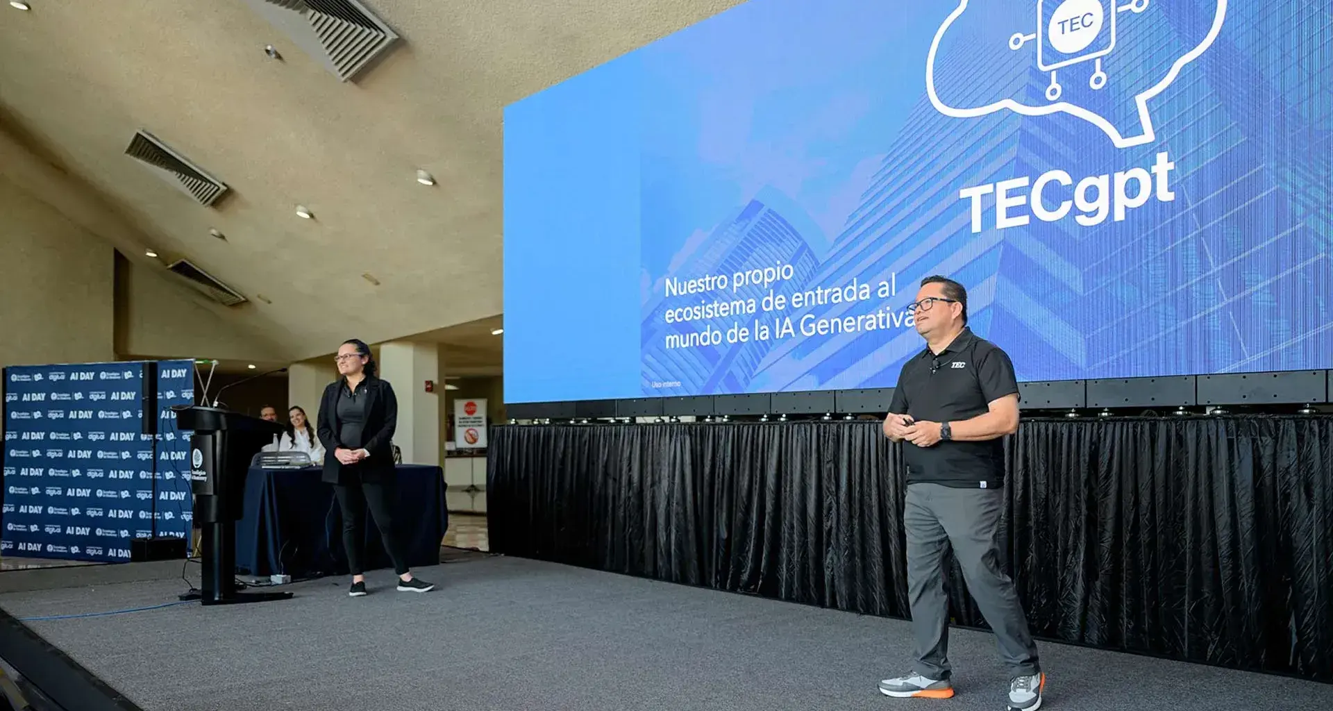 Tec de Monterrey anuncia versión beta de TECgpt, plataforma con herramientas de Inteligencia Artificial Generativa.