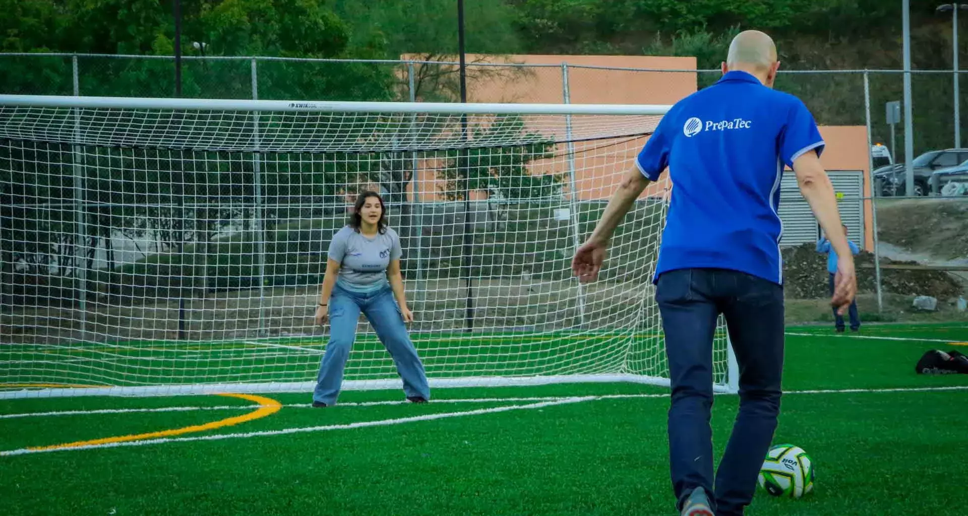 Inauguran cancha de fútbol soccer en PrepaTec Valle Alto