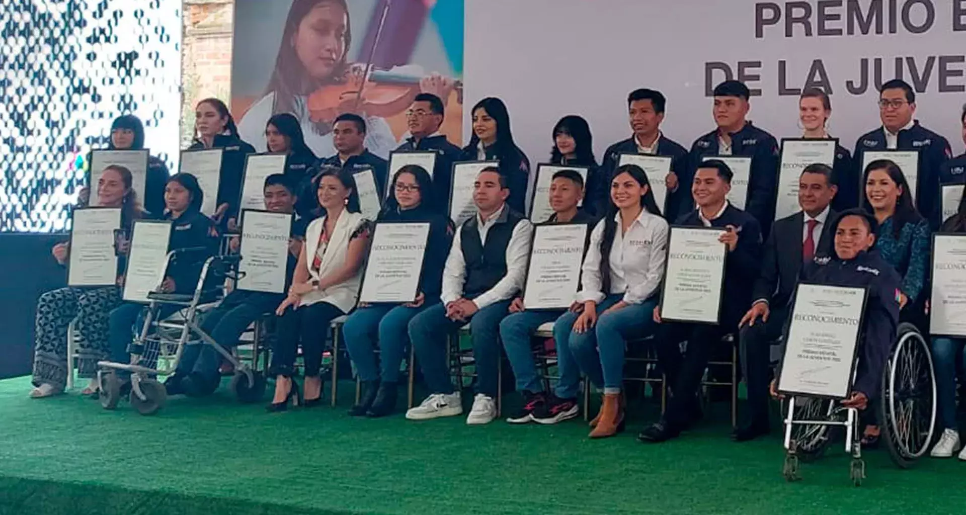 Alumno de Tec Toluca recibe Premio Estatal de la Juventud 2023