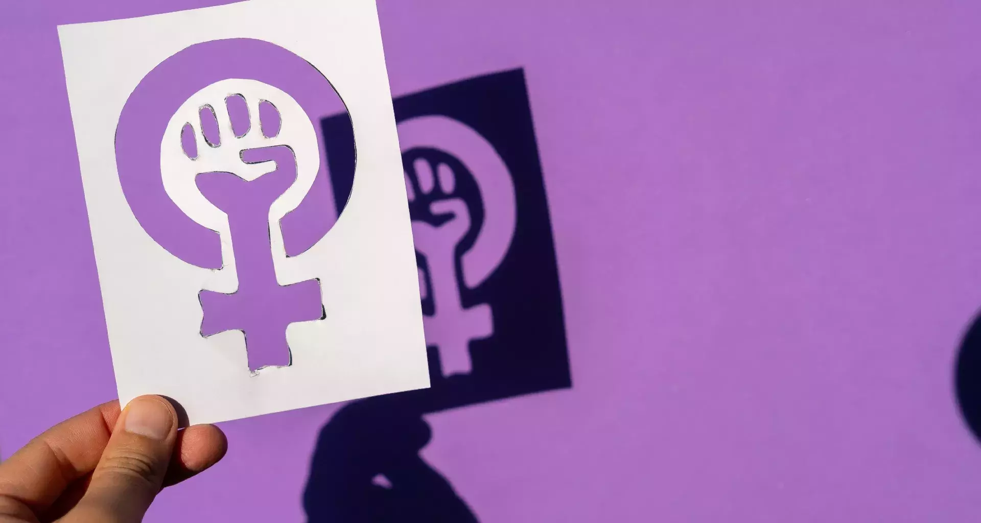Profesora Tec Puebla gana concurso chileno con paper sobre el feminismo 