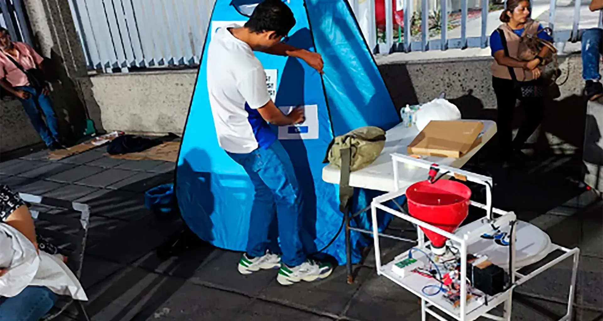 Prototipo de baño seco controlado por aplicación tecnológica fue el proyecto con el que ganó alumno de PrepaTec Guadalajara en PrepApps.