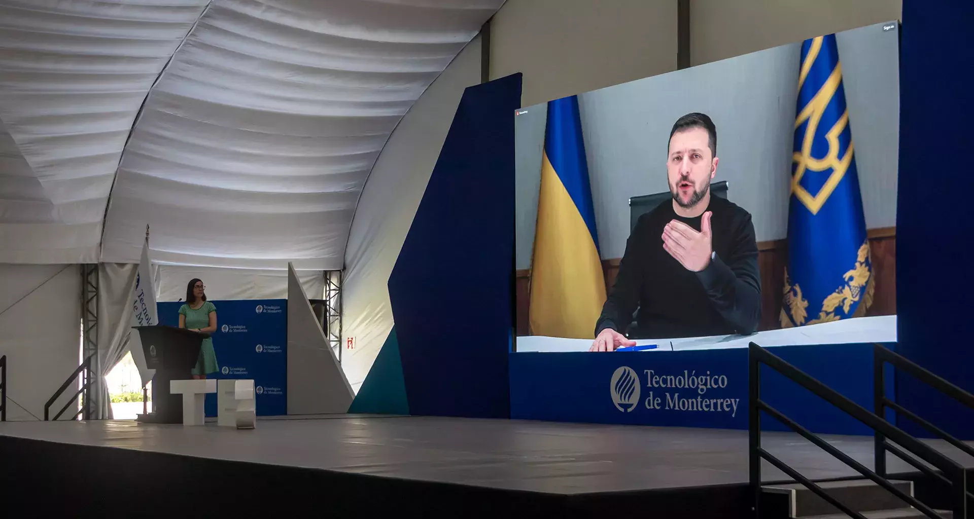 Zelenskyy durante la charla con universitarios mexicanos 