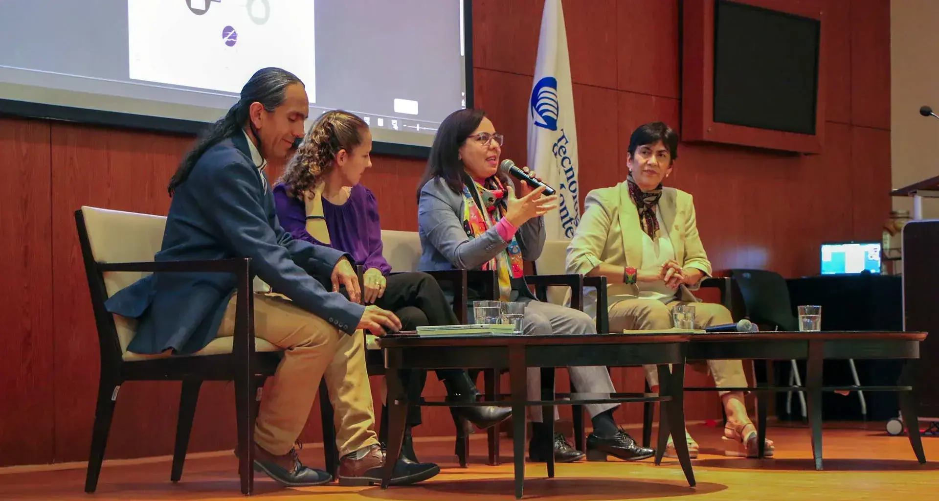 Aprendizaje organizacional y formación de líderes, panel del Tec Guadalajara.