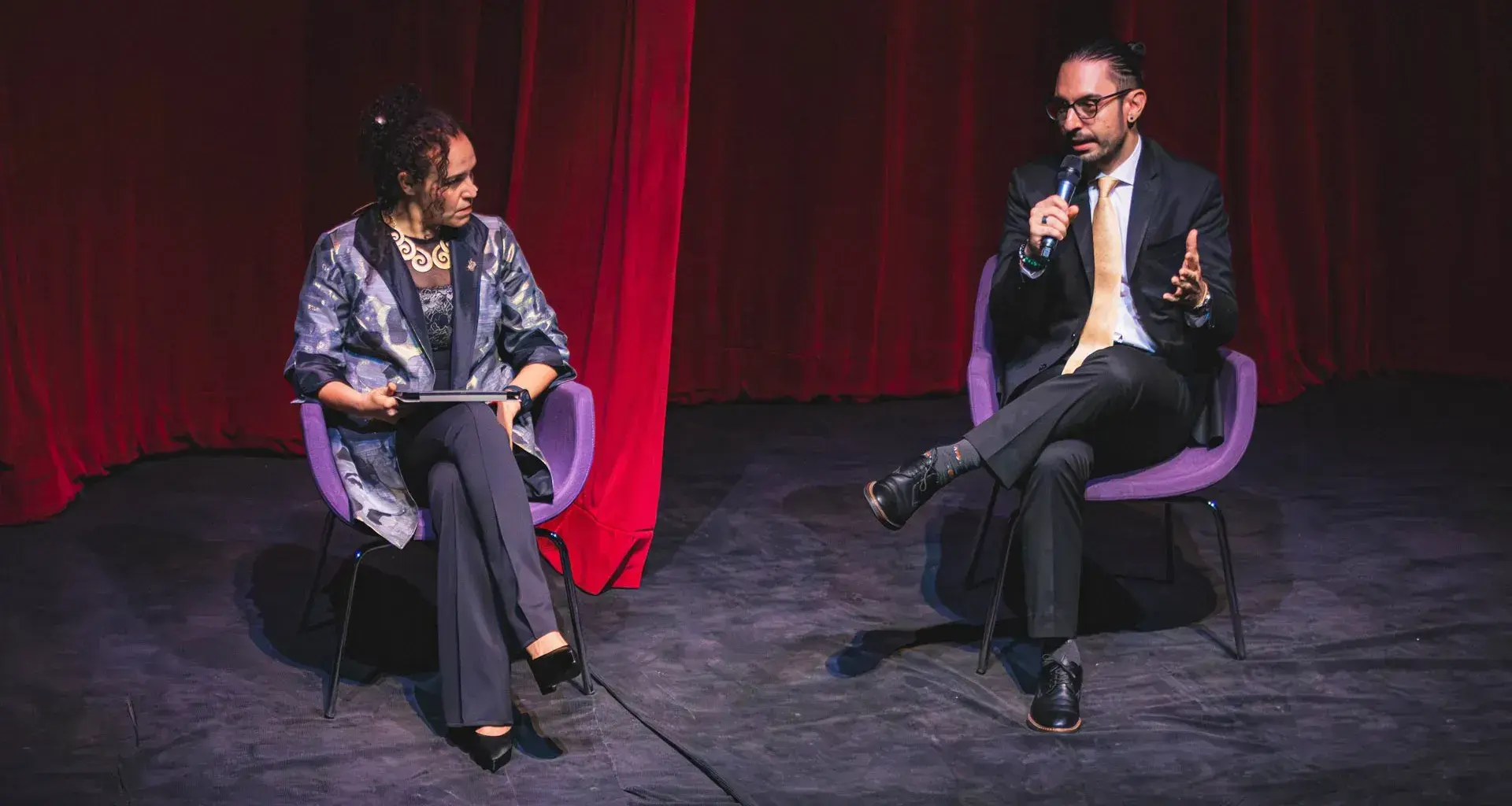 Judith Ruiz Godoy y Branko Pérez durante el conversatorio previo al estreno del documental "Eugenio".