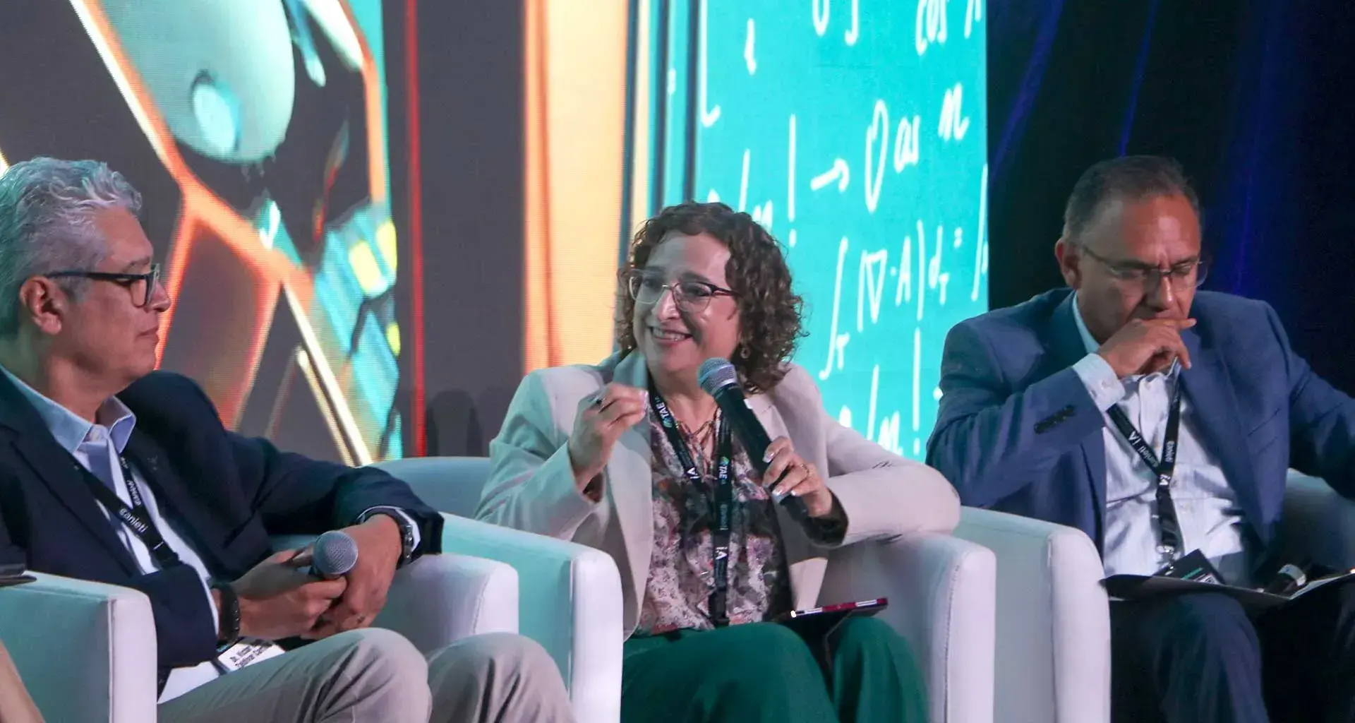Intengencia artificial en las universidades; panel analizó las claves para su desarrollo.