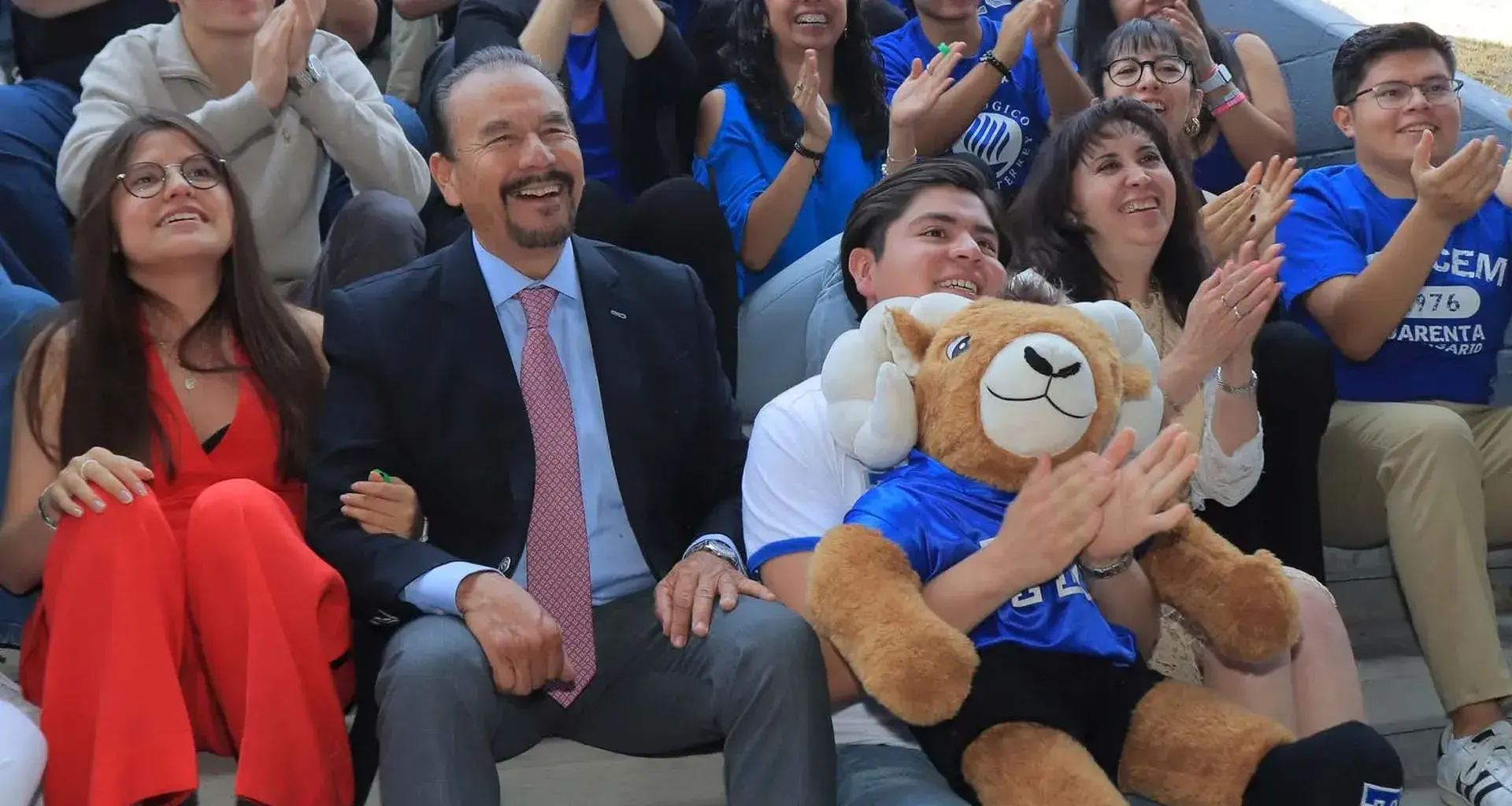 Con el fin de impulsar el desarrollo de la comunidad, el Tec campus Estado de México inauguró el Centro Comunitario de Aprendizaje y Emprendimiento.