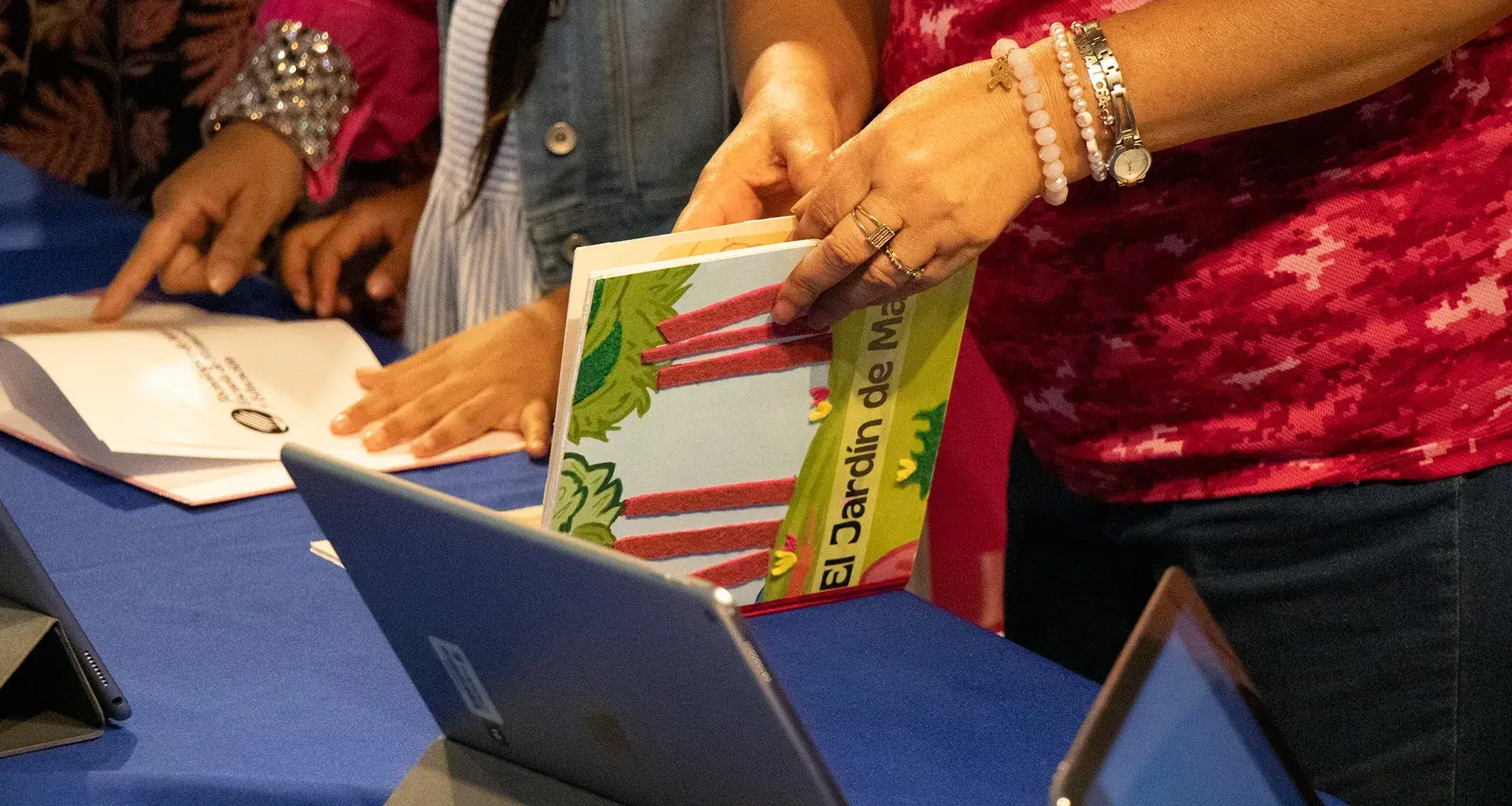 Alumnos Tec escribieron e ilustraron 7 cuentos para informar a niños sobre el cáncer de mama