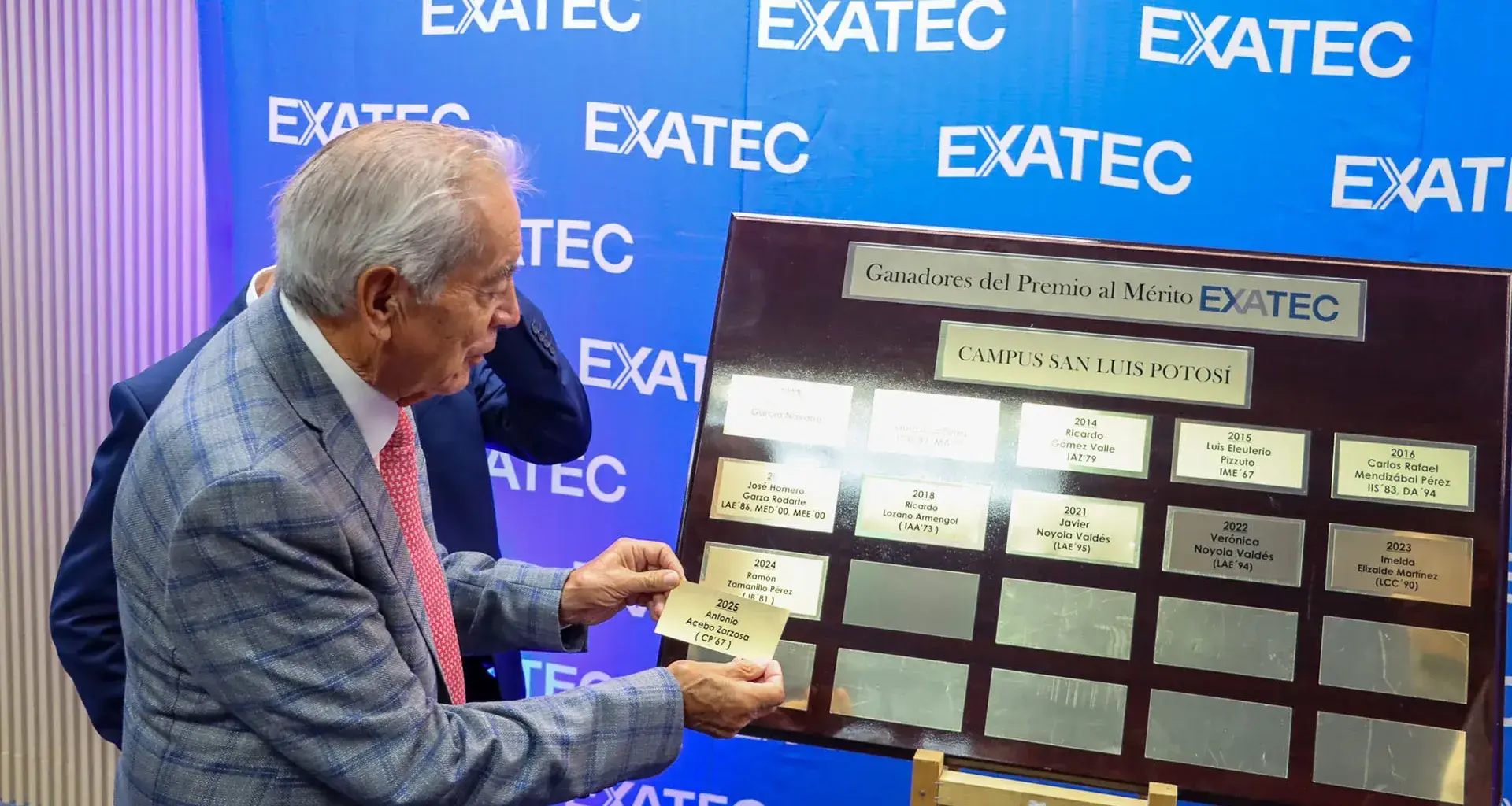 Entrega de Premio al Mérito EXATEC
