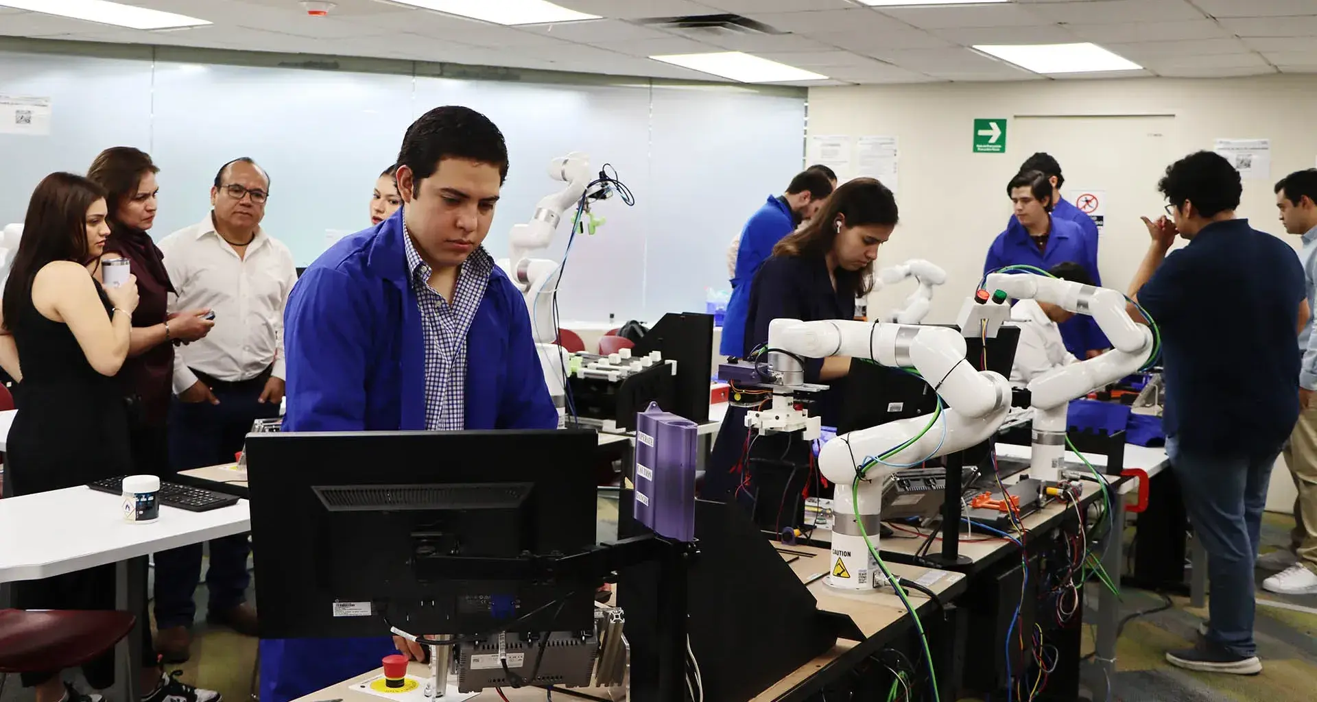 Robots 5.0: Innovative laboratory for Tec students’ practicals