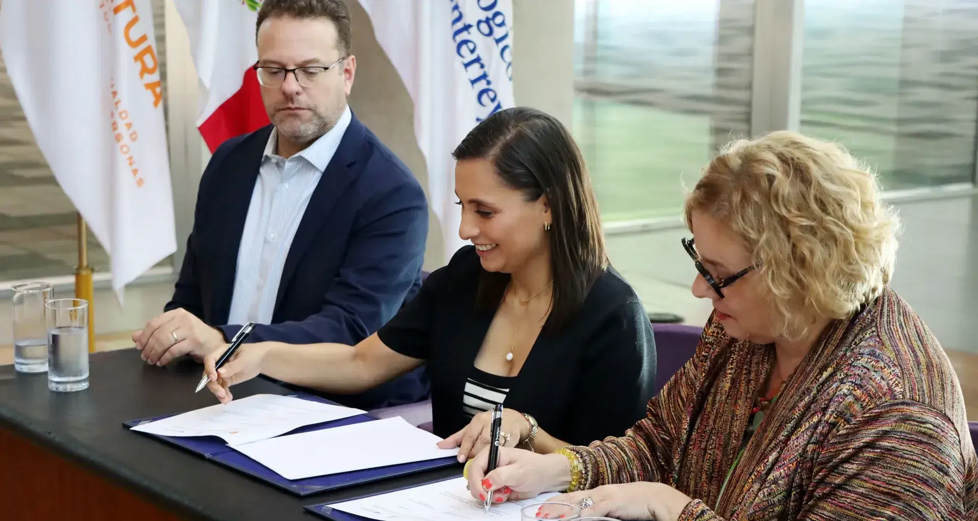 CONARTE y EAAD firma de convenio.