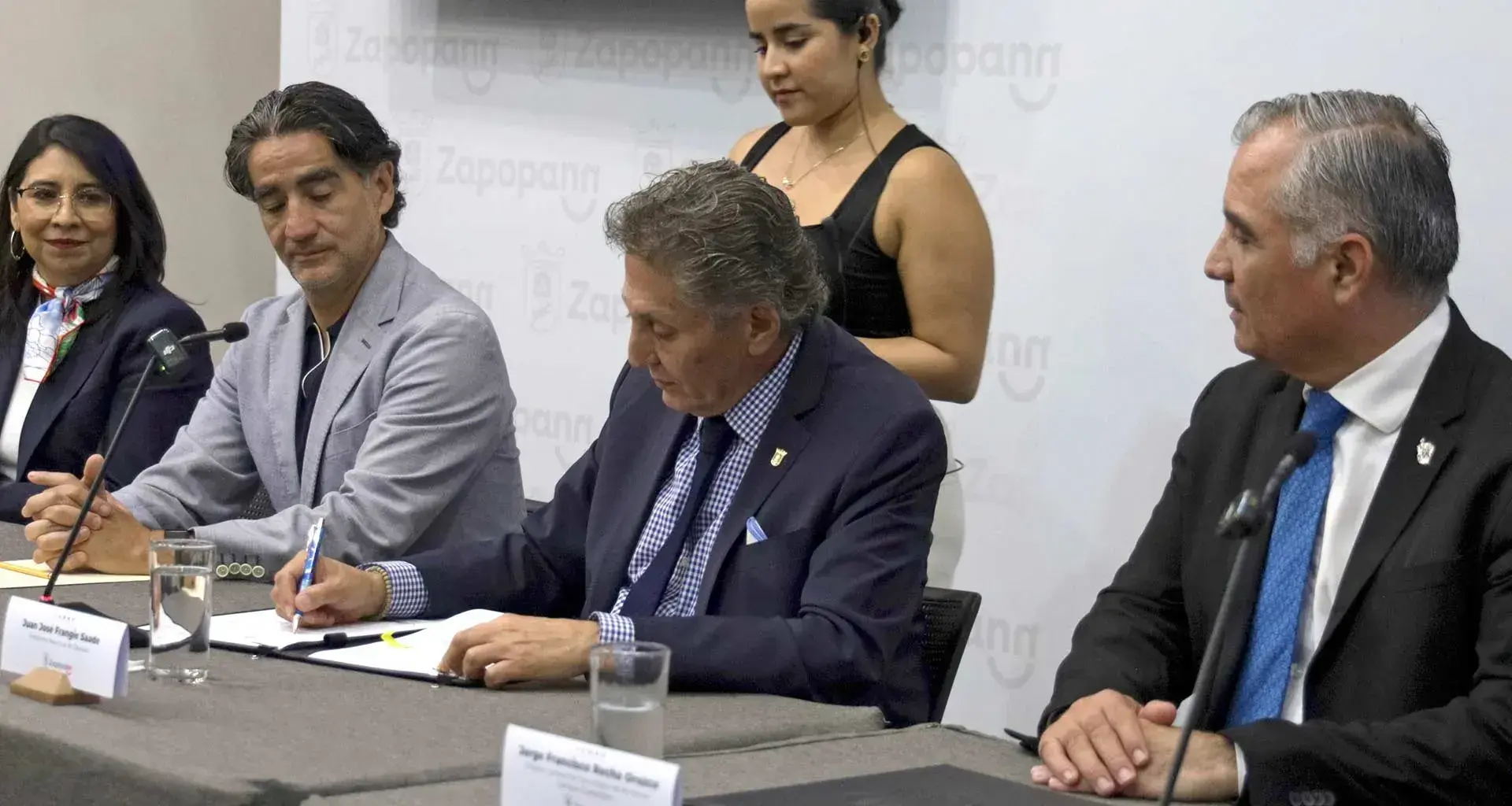 Convenio de salud Tec Guadalajara y Zapopan para formación médica de profesionales. 