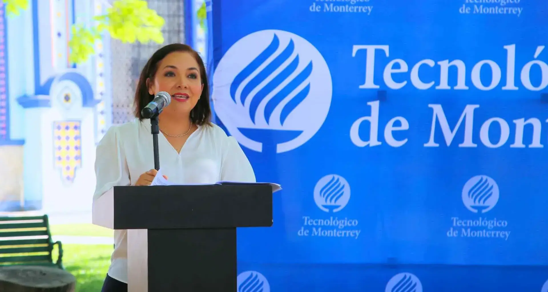 adriana morales profesora tec tampico en congreso internacional