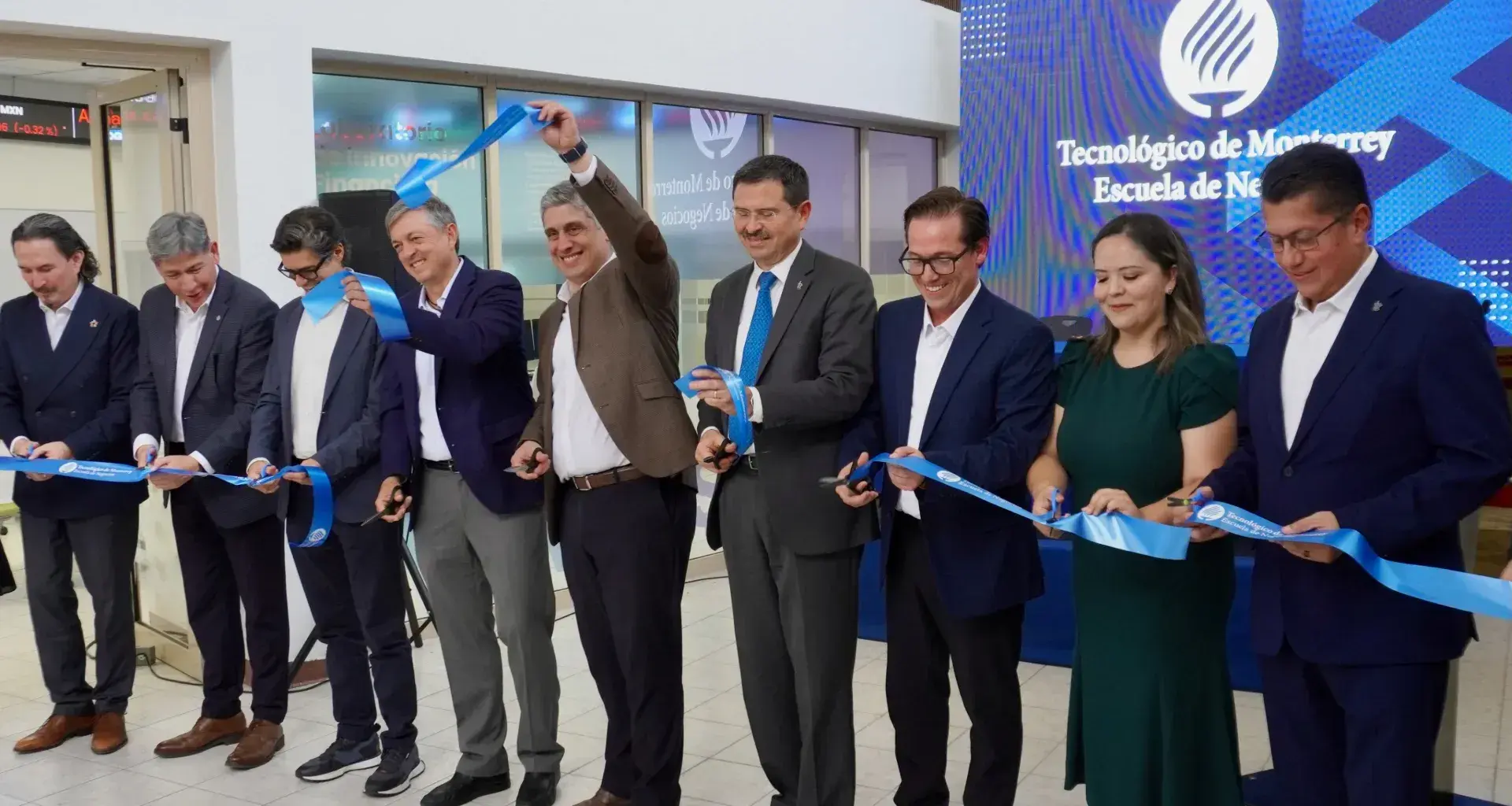 Autoridades del Tec de Monterrey inauguran los laboratorios de la Escuela de Negocios del campus Chihuahua