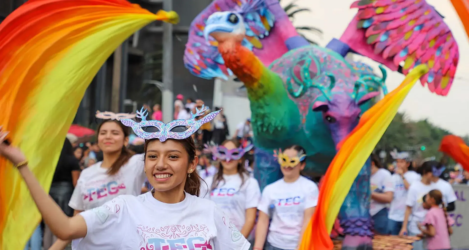 MiCEMtecuhtli, alebrije hecho por estudiantes del Tec campus Estado de México, es presentado en el Desfile y Concurso de Alebrijes Monumentales 2025.